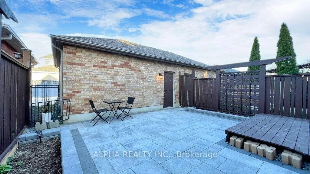 Photo 18 of 17 Bellagio Crescent, Vaughan, Patterson — HOMEH