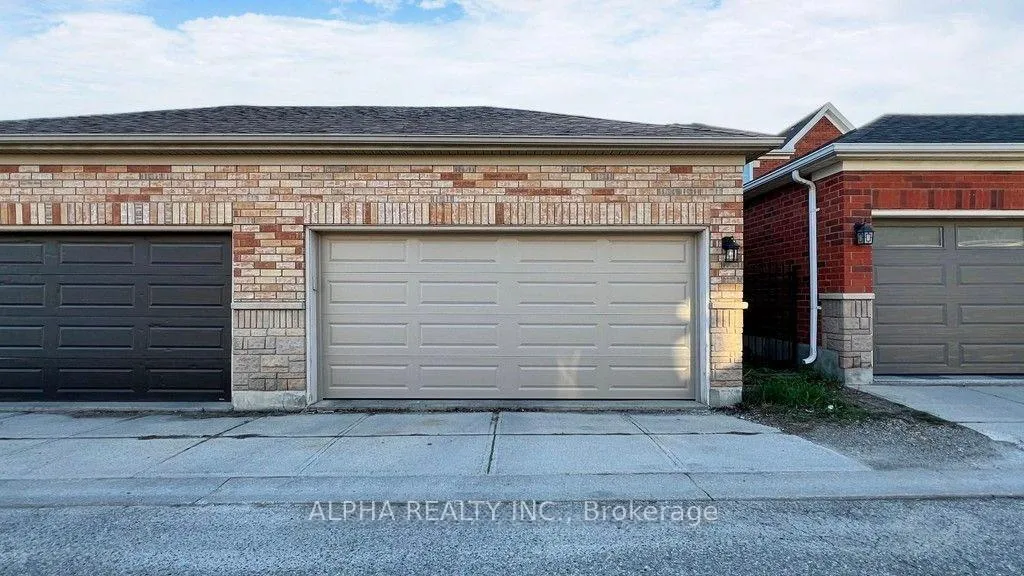 Photo 20 of 17 Bellagio Crescent, Vaughan, Patterson — HOMEH