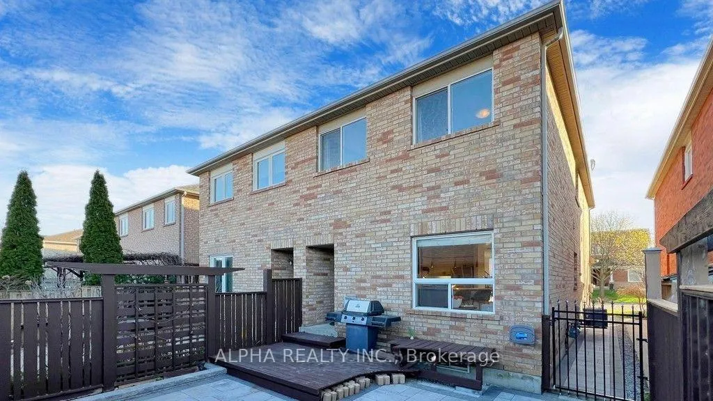 Photo 21 of 17 Bellagio Crescent, Vaughan, Patterson — HOMEH