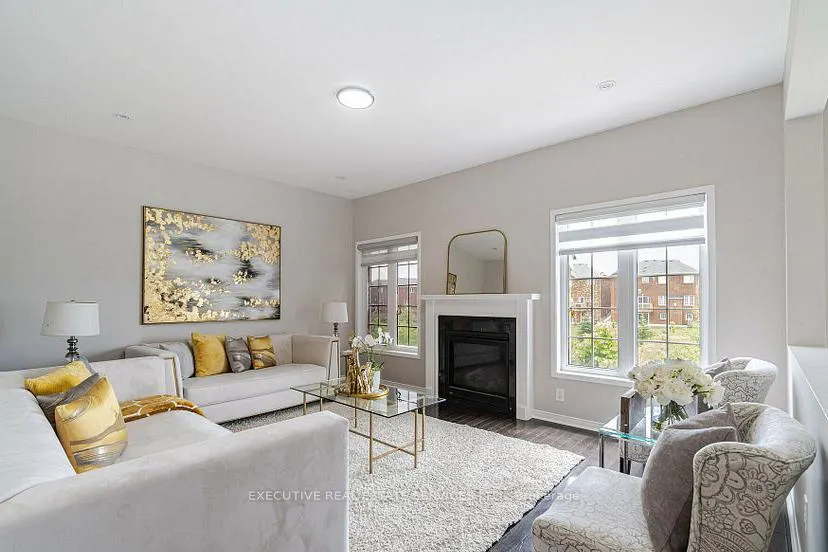 Photo 5 of 36 Cookview Drive, Brampton, Sandringham-Wellington — HOMEH