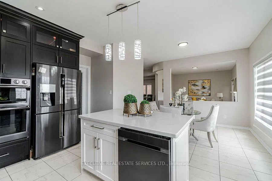 Photo 9 of 36 Cookview Drive, Brampton, Sandringham-Wellington — HOMEH