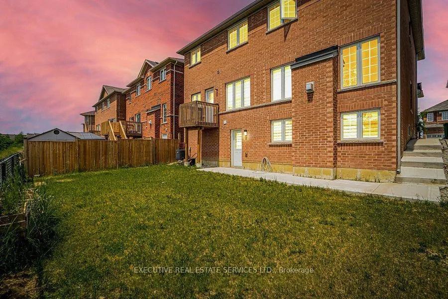 Photo 19 of 36 Cookview Drive, Brampton, Sandringham-Wellington — HOMEH