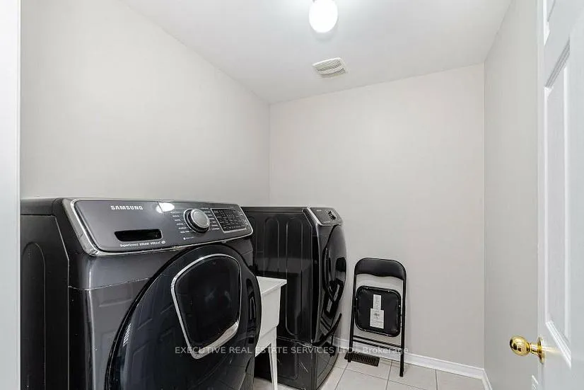 Photo 20 of 36 Cookview Drive, Brampton, Sandringham-Wellington — HOMEH