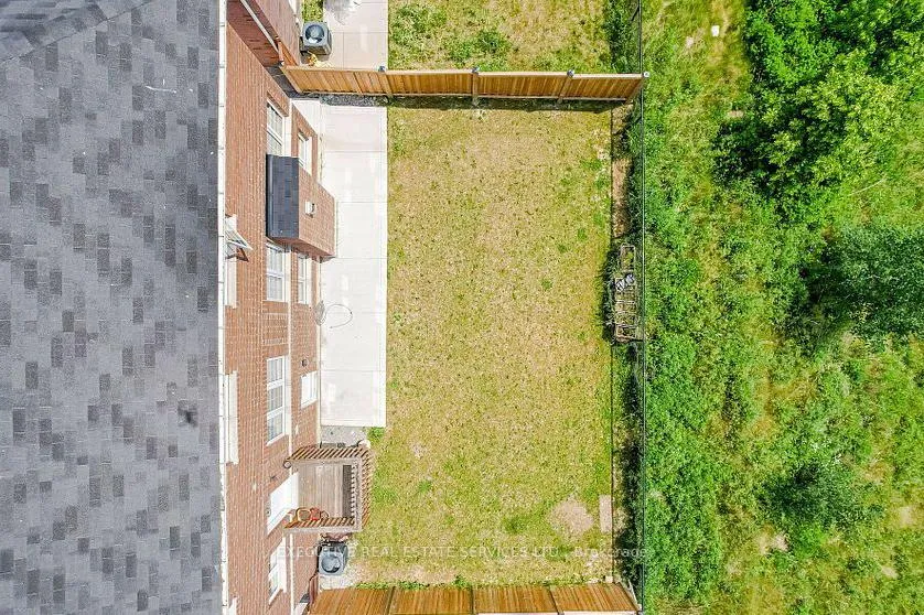 Photo 21 of 36 Cookview Drive, Brampton, Sandringham-Wellington — HOMEH