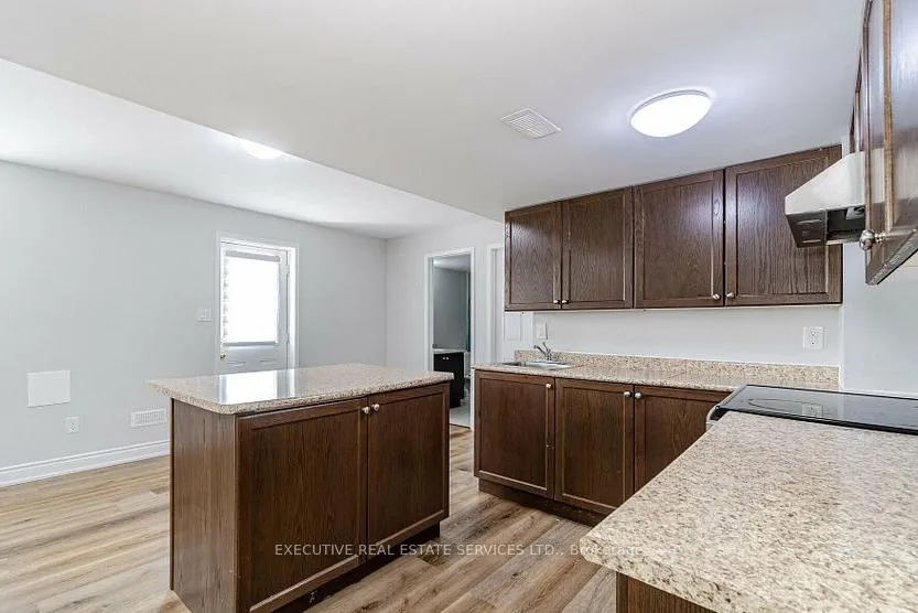 Photo 22 of 36 Cookview Drive, Brampton, Sandringham-Wellington — HOMEH