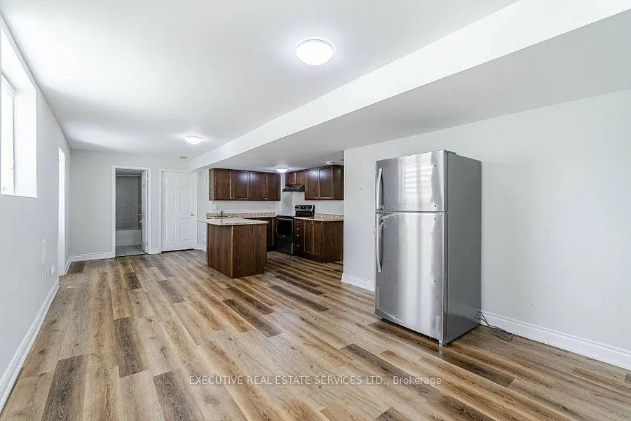 Photo 23 of 36 Cookview Drive, Brampton, Sandringham-Wellington — HOMEH