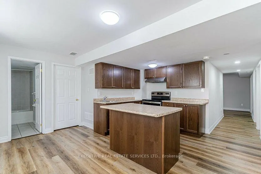 Photo 24 of 36 Cookview Drive, Brampton, Sandringham-Wellington — HOMEH