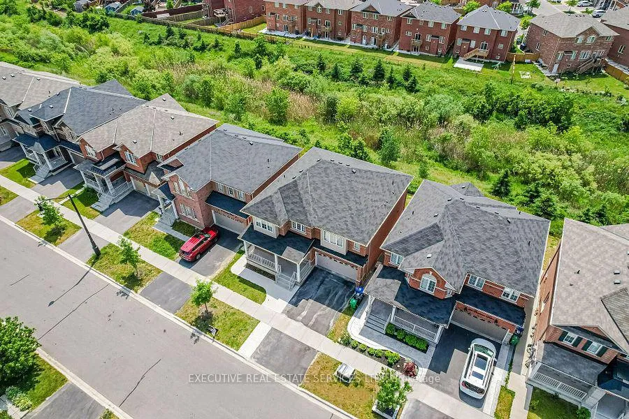 Photo 25 of 36 Cookview Drive, Brampton, Sandringham-Wellington — HOMEH