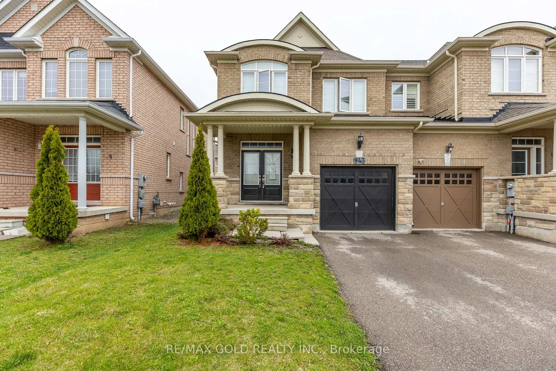 Photo 3 of 943 Transom Crescent, Milton, Willmott — HOMEH