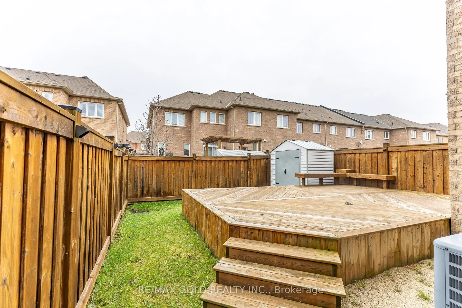 Photo 4 of 943 Transom Crescent, Milton, Willmott — HOMEH