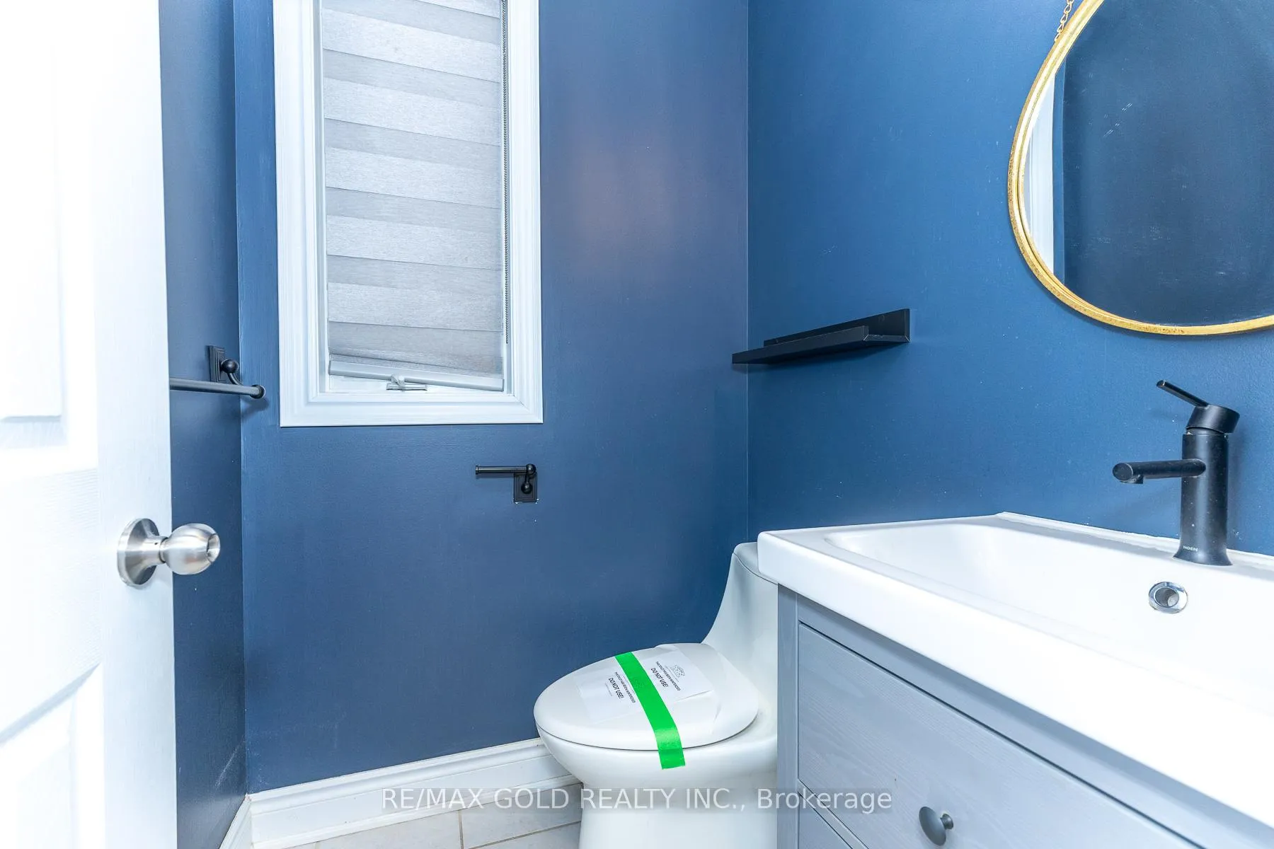 Photo 10 of 943 Transom Crescent, Milton, Willmott — HOMEH