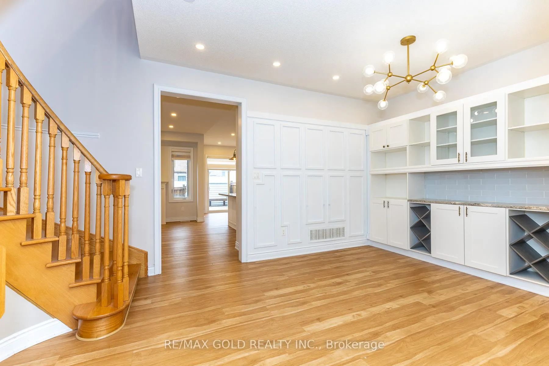 Photo 11 of 943 Transom Crescent, Milton, Willmott — HOMEH