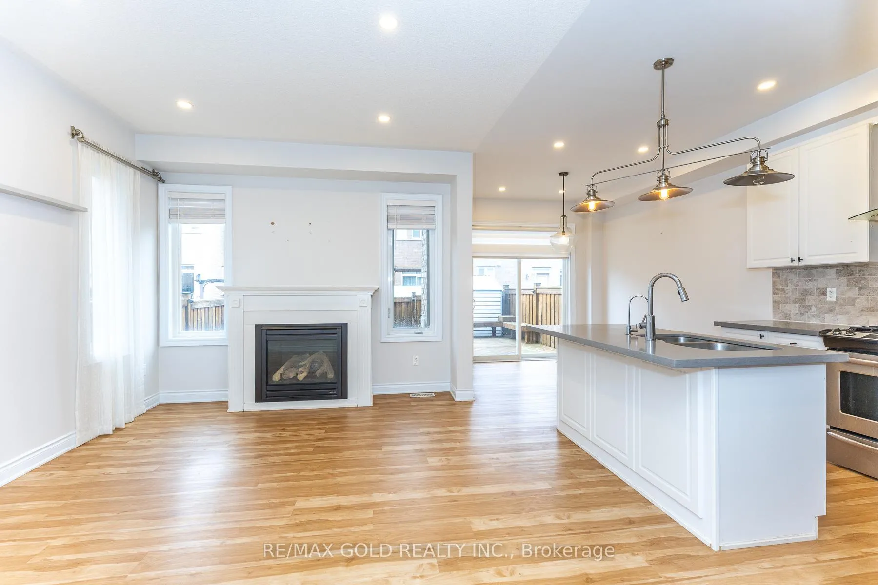 Photo 15 of 943 Transom Crescent, Milton, Willmott — HOMEH