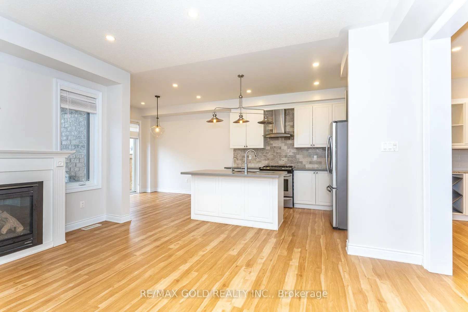 Photo 16 of 943 Transom Crescent, Milton, Willmott — HOMEH