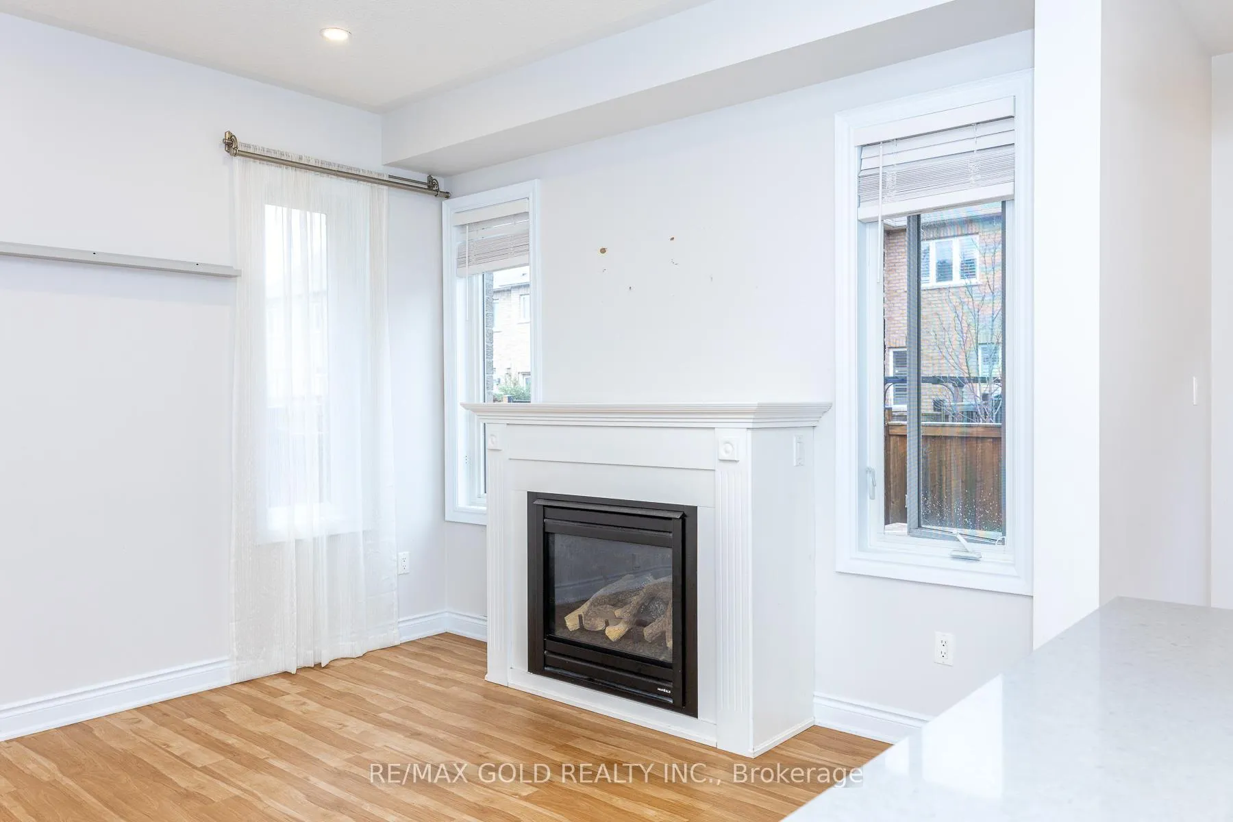 Photo 23 of 943 Transom Crescent, Milton, Willmott — HOMEH