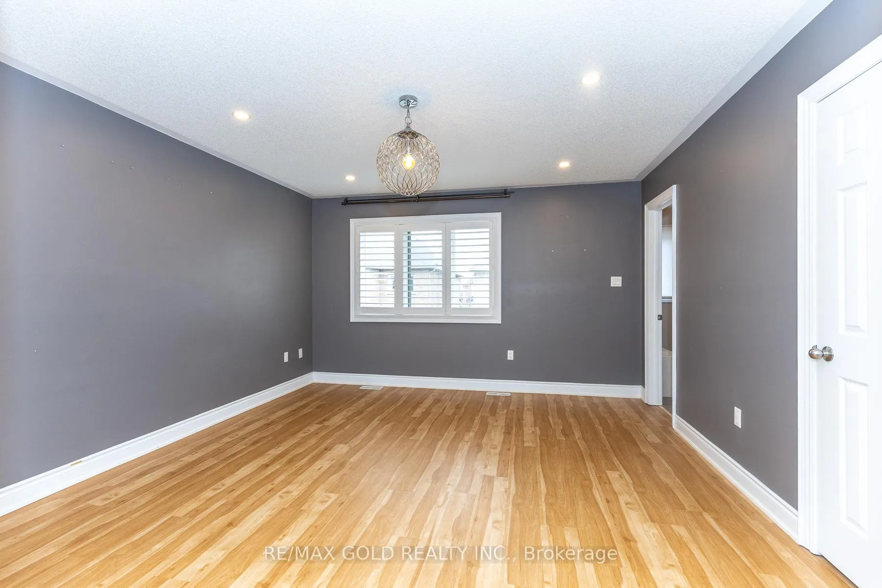 Photo 27 of 943 Transom Crescent, Milton, Willmott — HOMEH