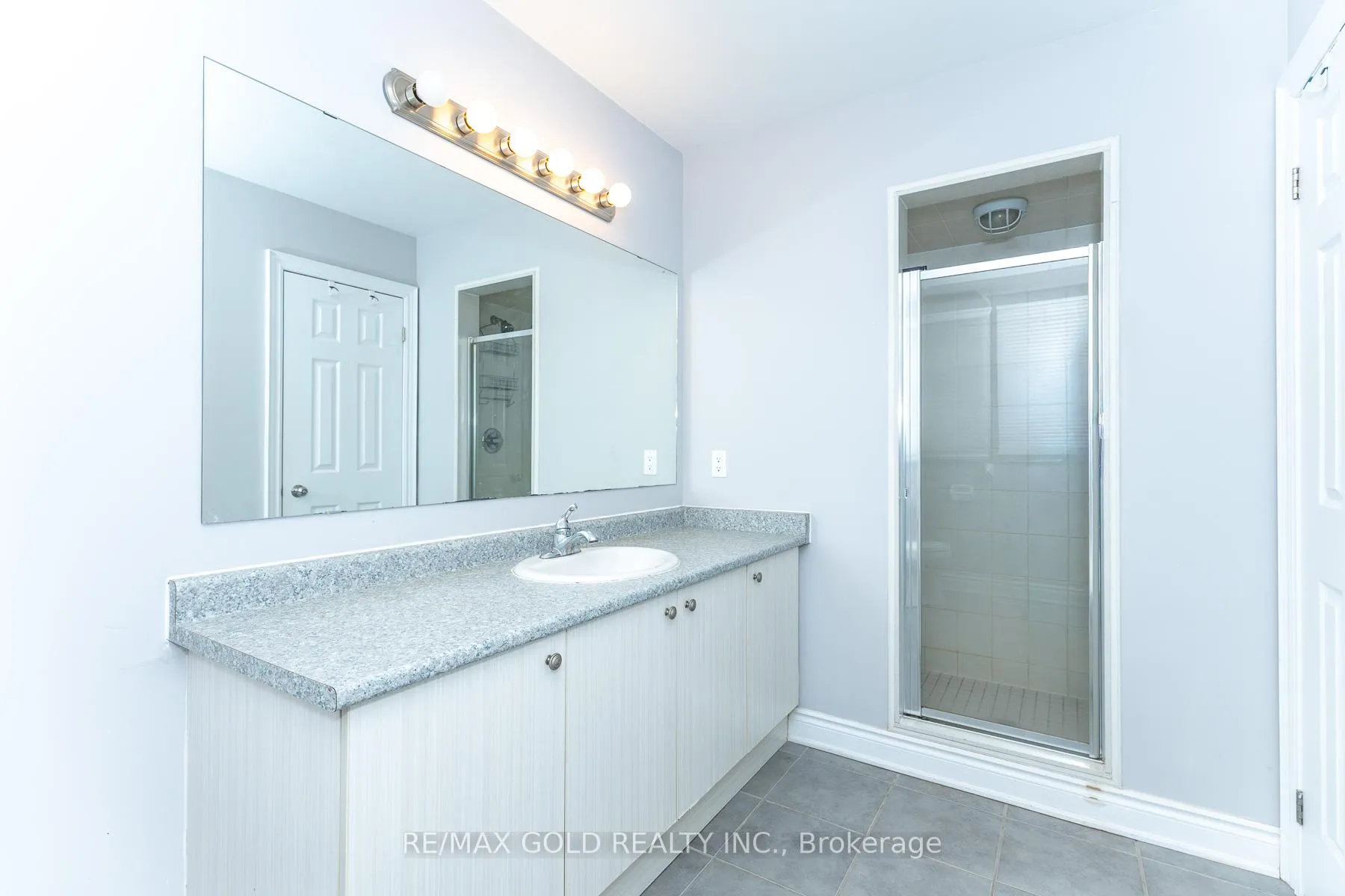 Photo 32 of 943 Transom Crescent, Milton, Willmott — HOMEH
