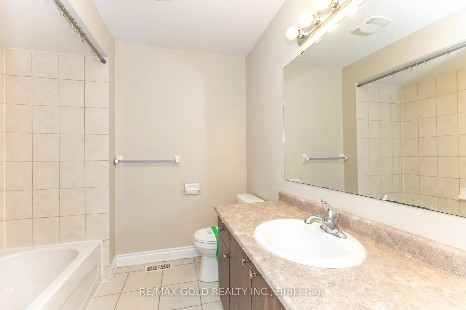 Photo 36 of 943 Transom Crescent, Milton, Willmott — HOMEH
