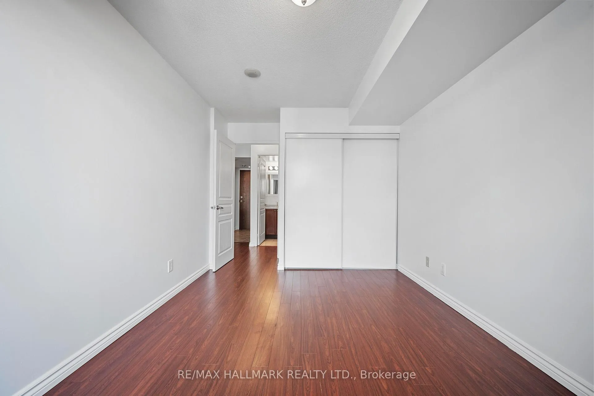 Photo 18 of Unit 406, 1863 Queen Street E, Toronto, The Beaches — HOMEH