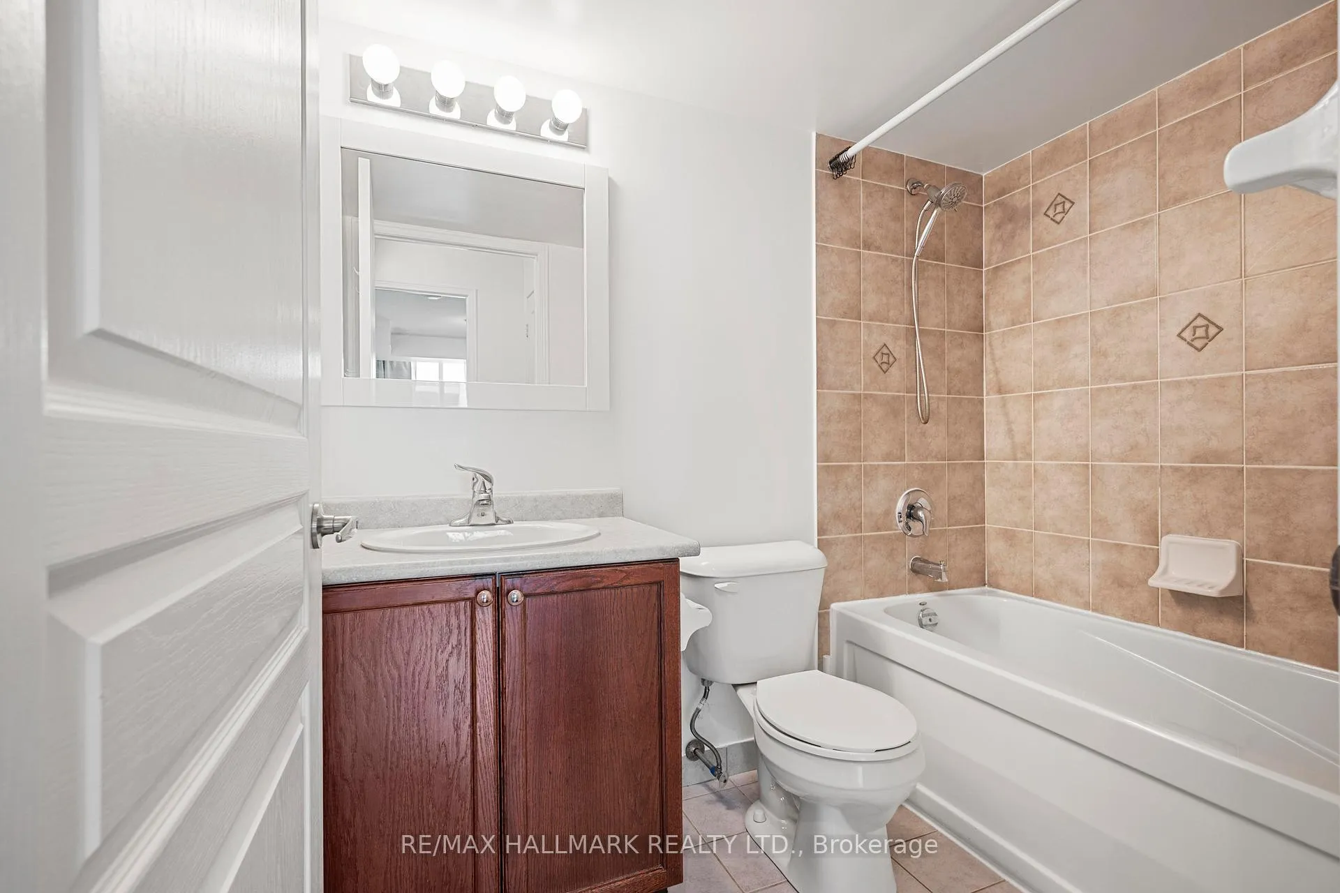 Photo 21 of Unit 406, 1863 Queen Street E, Toronto, The Beaches — HOMEH