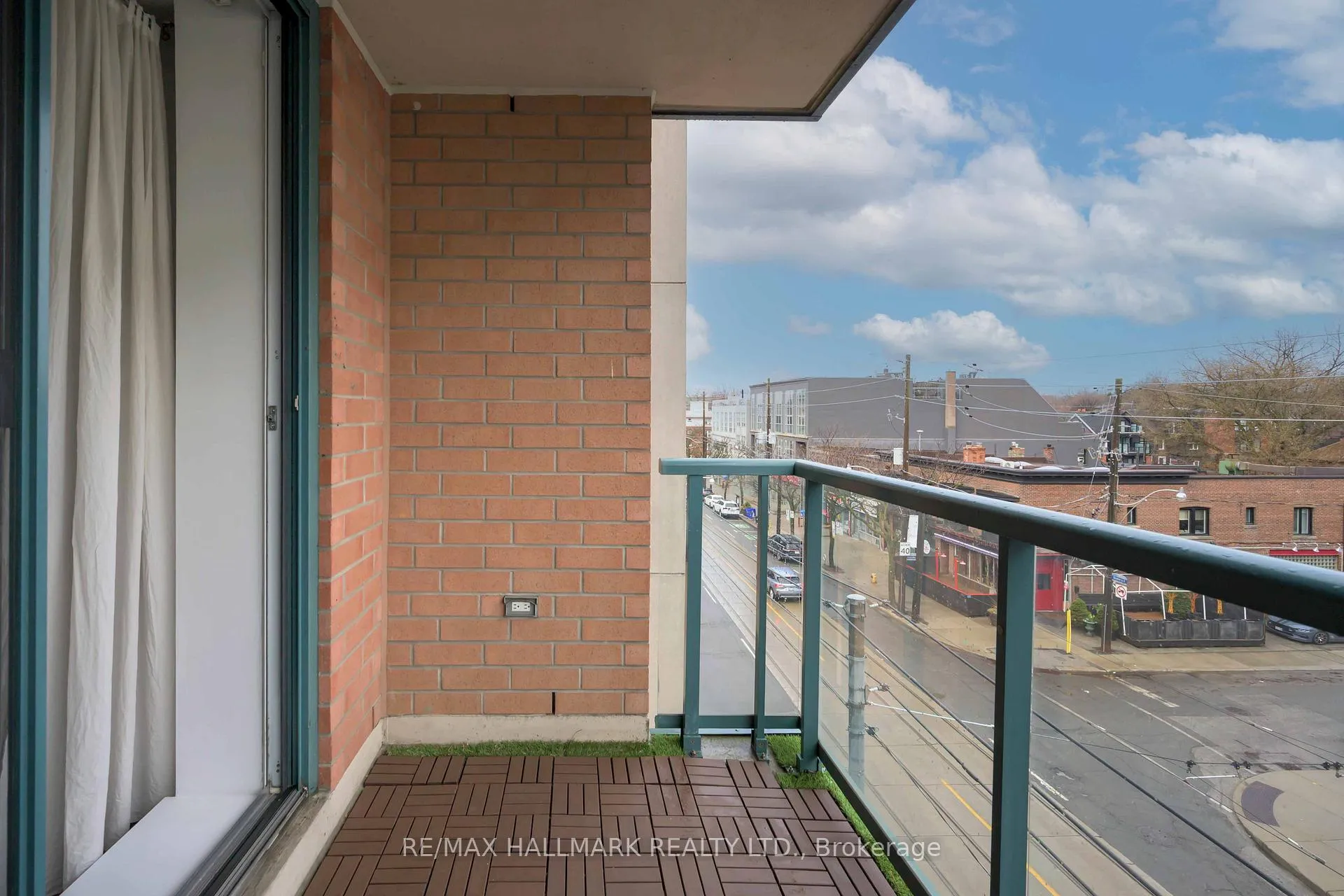 Photo 23 of Unit 406, 1863 Queen Street E, Toronto, The Beaches — HOMEH