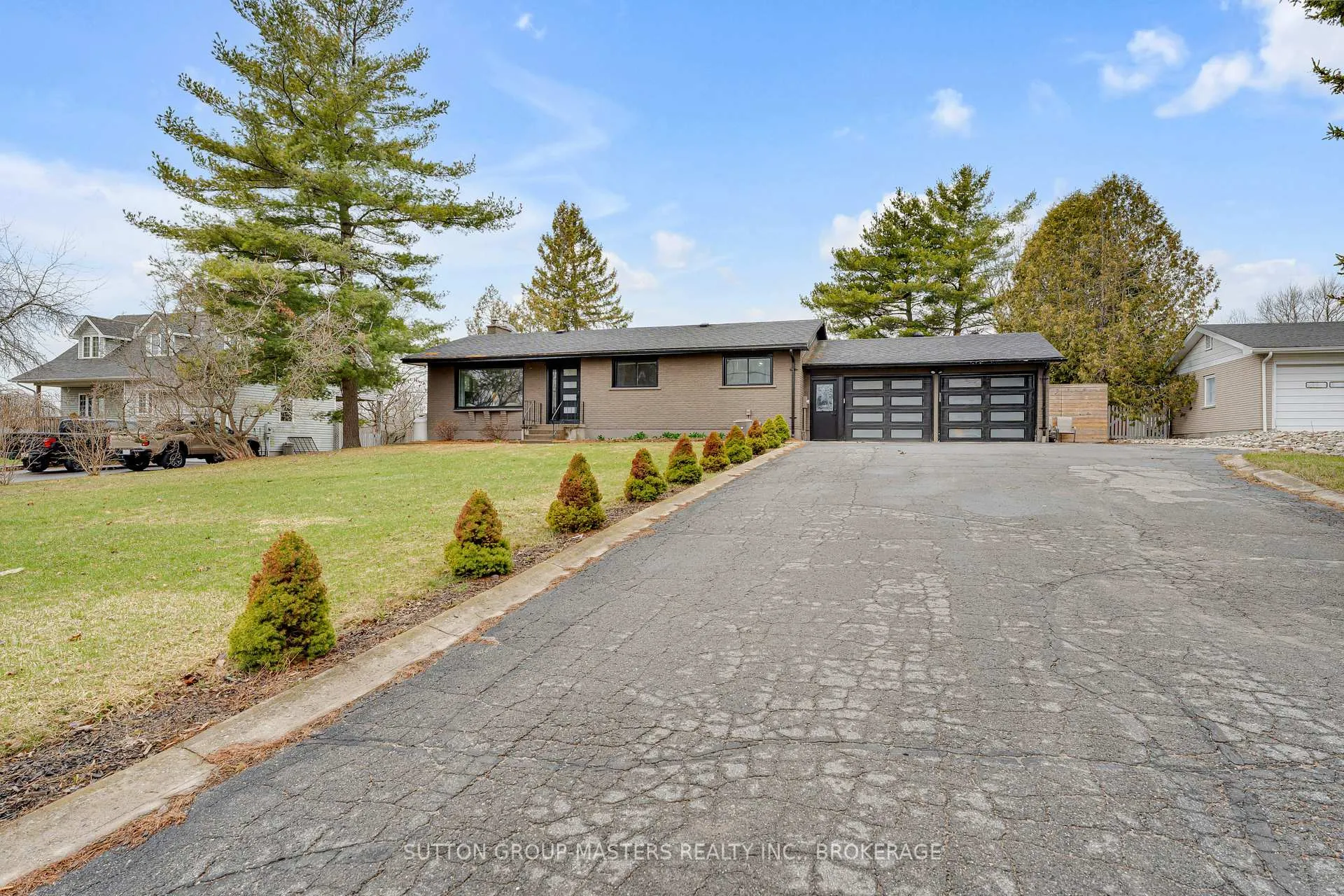 Front of 1611 Sunnyside Road
