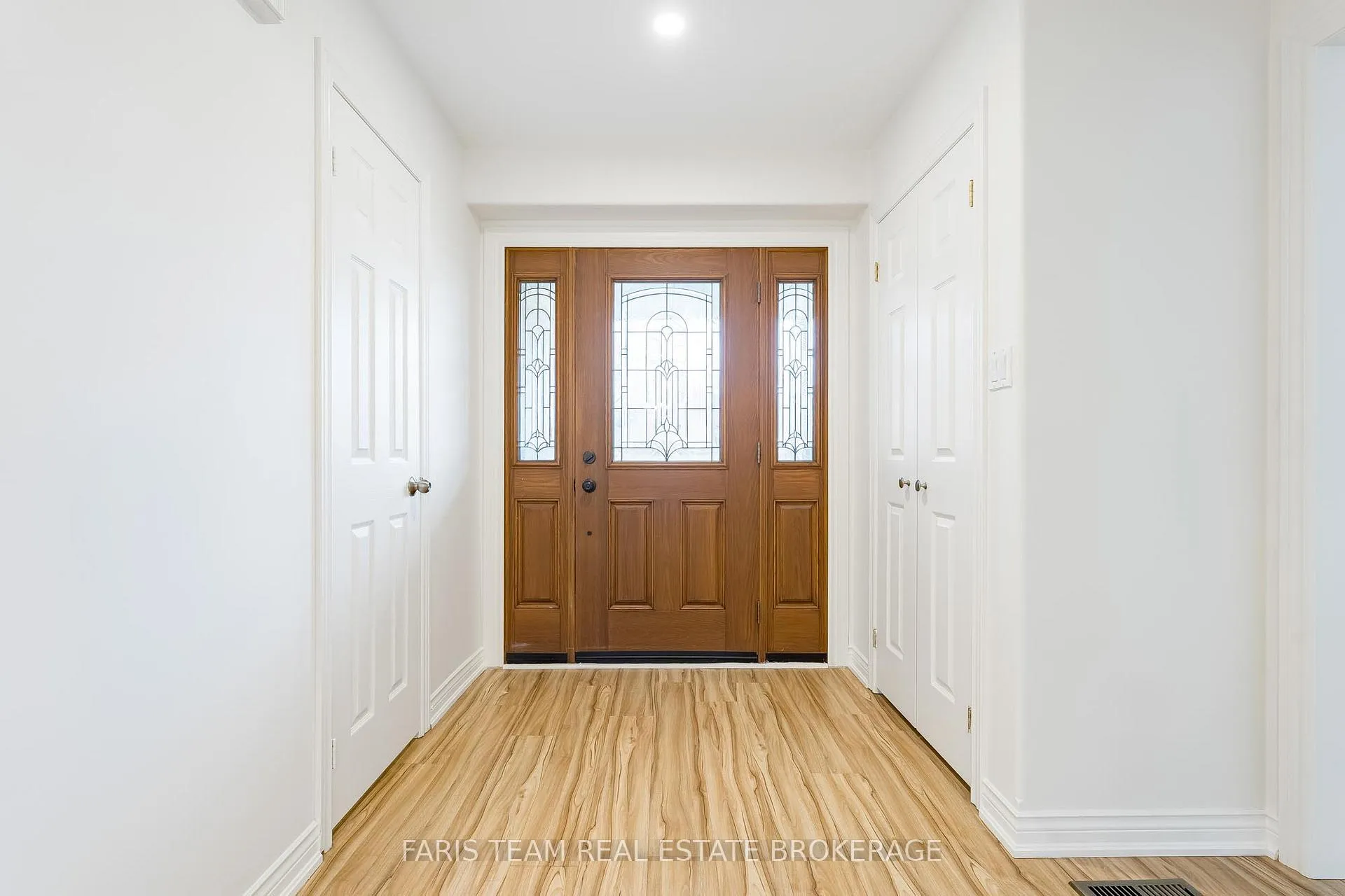 Photo 4 of 28 Bayshore Boulevard, Barrie, Bayshore — HOMEH