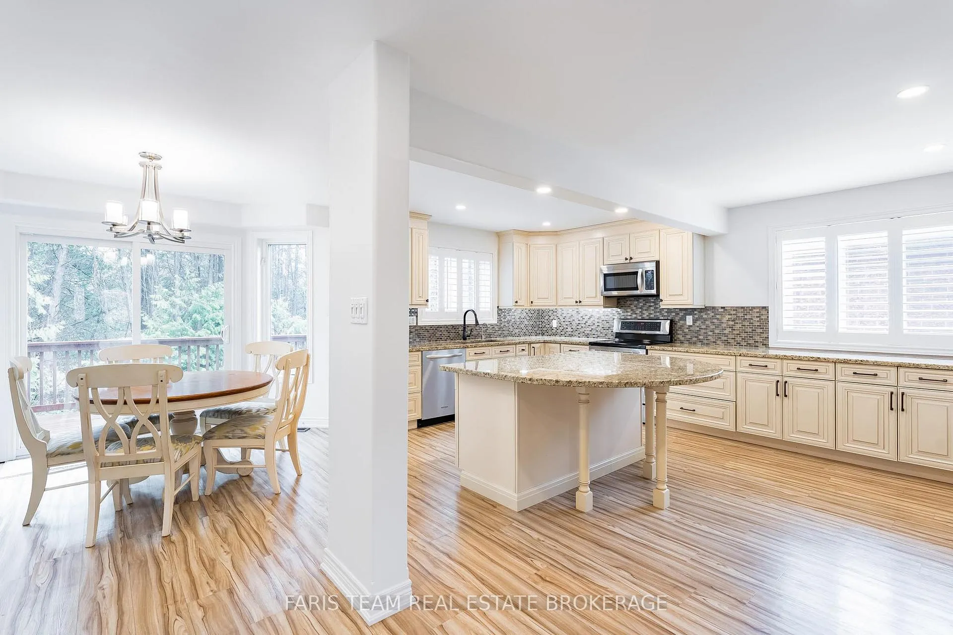 Photo 5 of 28 Bayshore Boulevard, Barrie, Bayshore — HOMEH