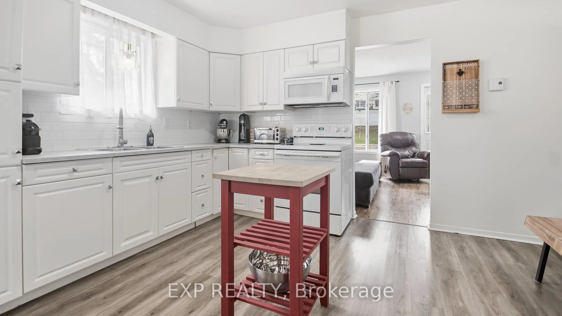Photo 13 of 40 Elmsley Street, Smiths Falls — HOMEH