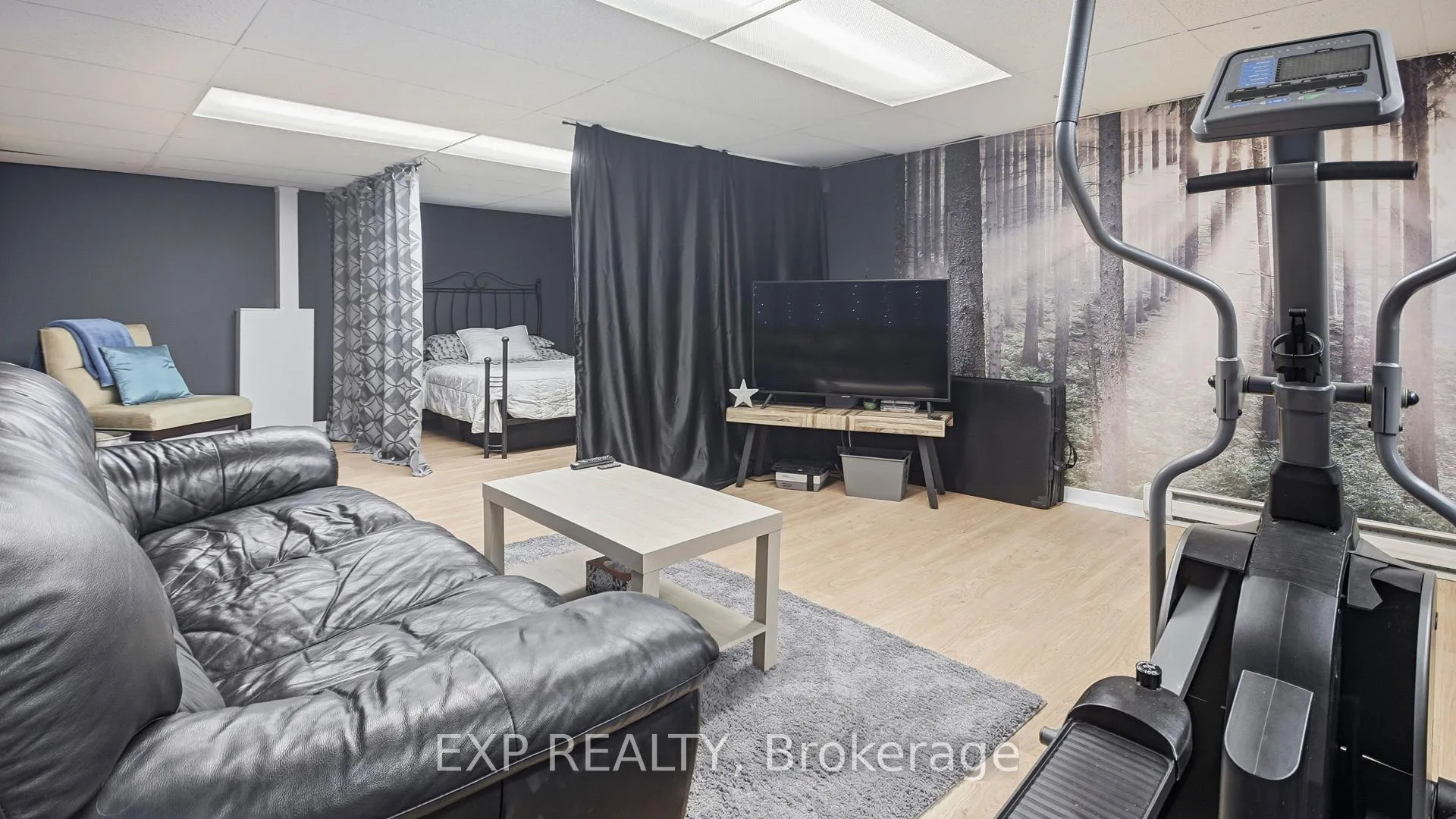 Photo 24 of 40 Elmsley Street, Smiths Falls — HOMEH