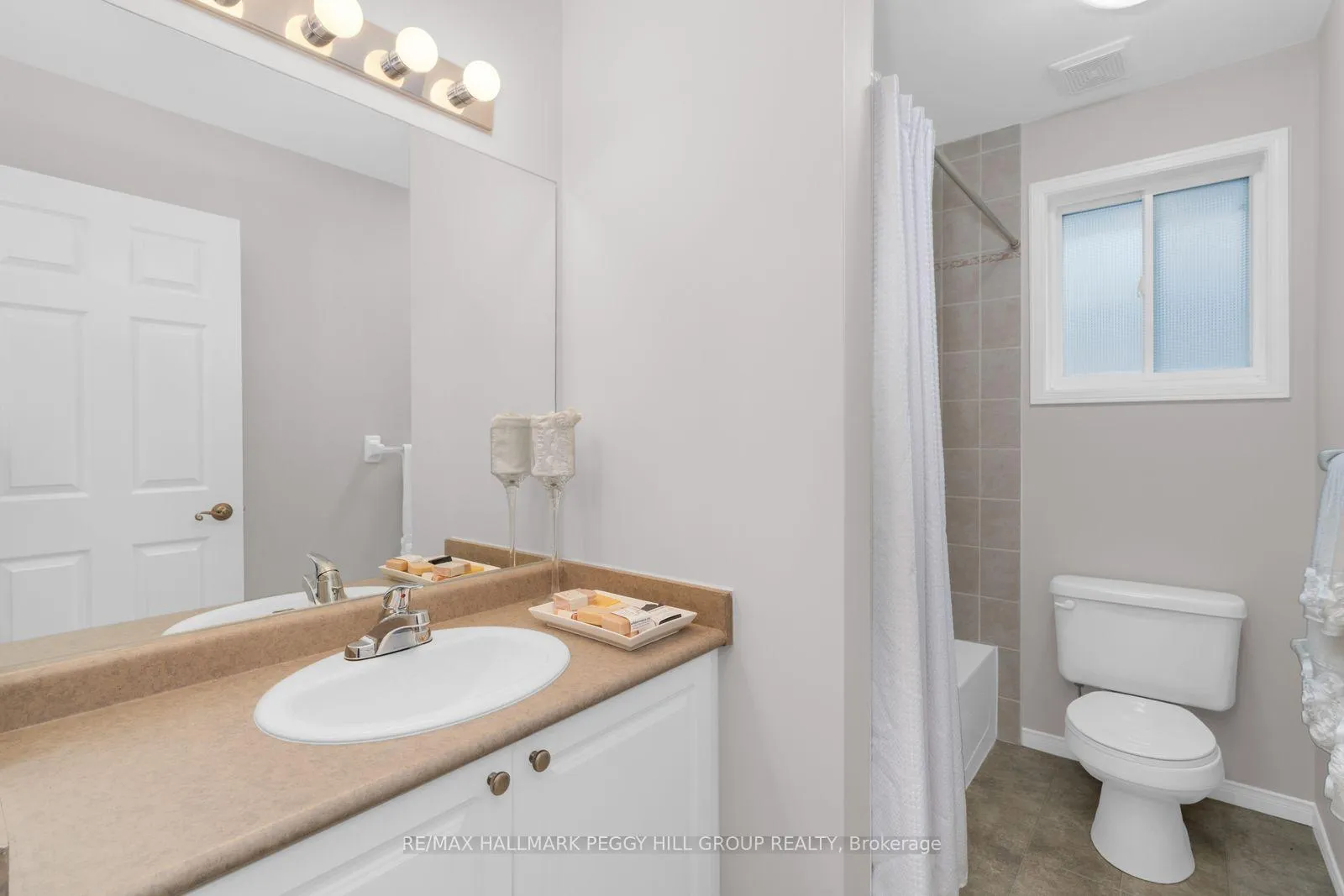 Photo 9 of 226 Country Lane, Barrie, Painswick South — HOMEH