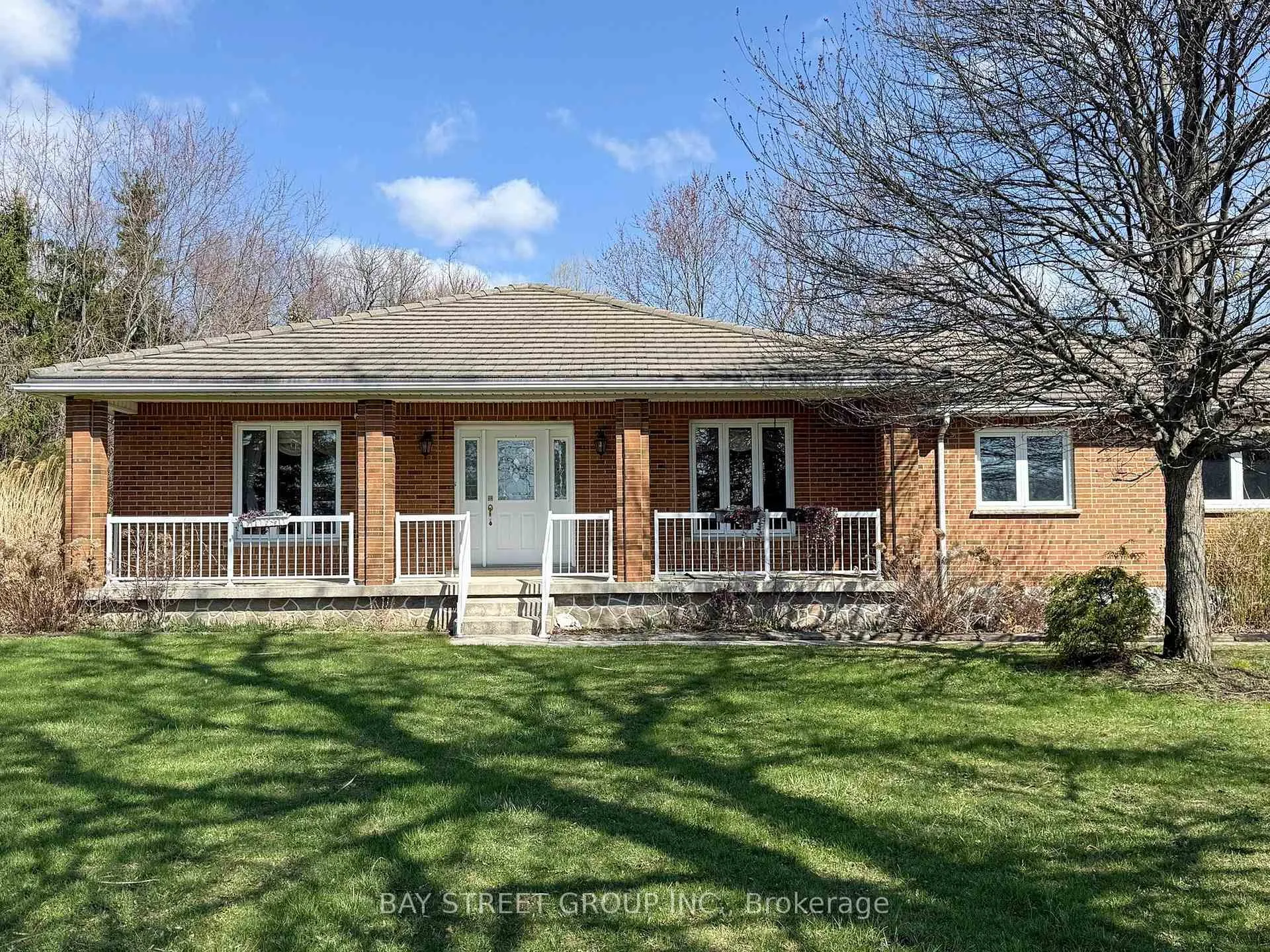 Photo 2 of 861 Book Road E, Hamilton, Airport Employment Area — HOMEH