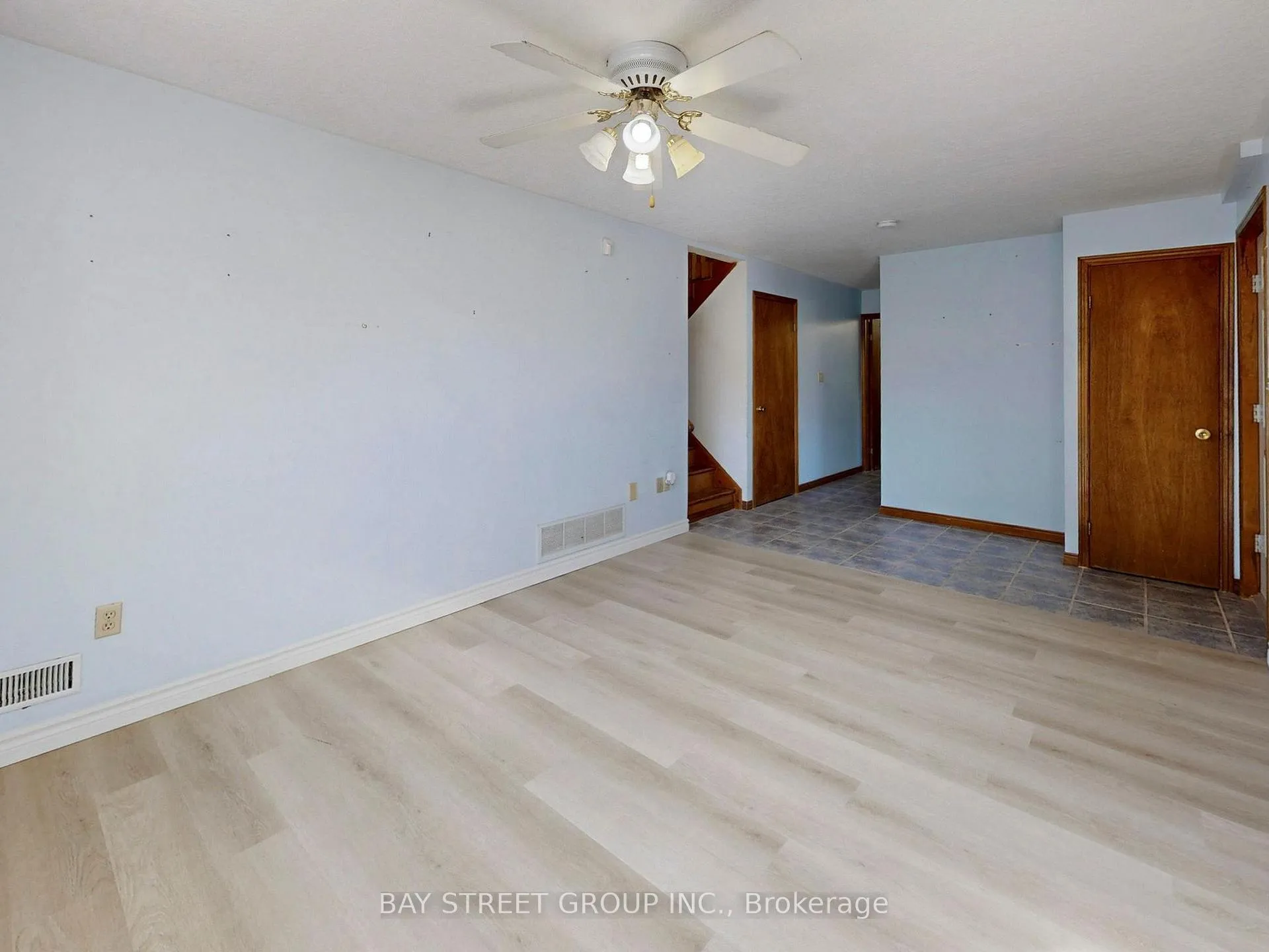 Photo 16 of 861 Book Road E, Hamilton, Airport Employment Area — HOMEH