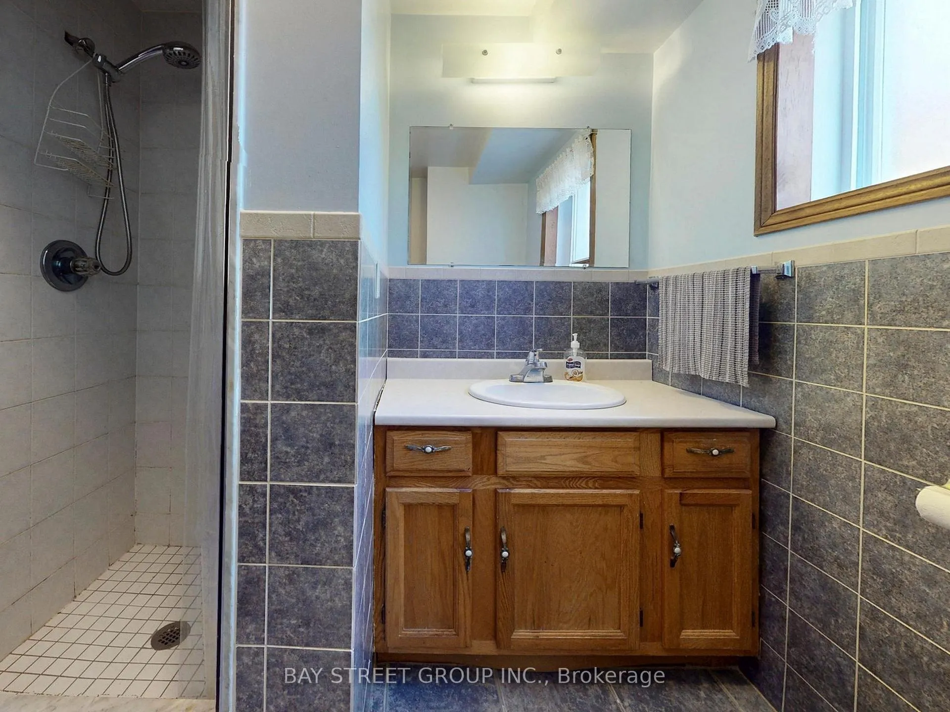 Photo 18 of 861 Book Road E, Hamilton, Airport Employment Area — HOMEH