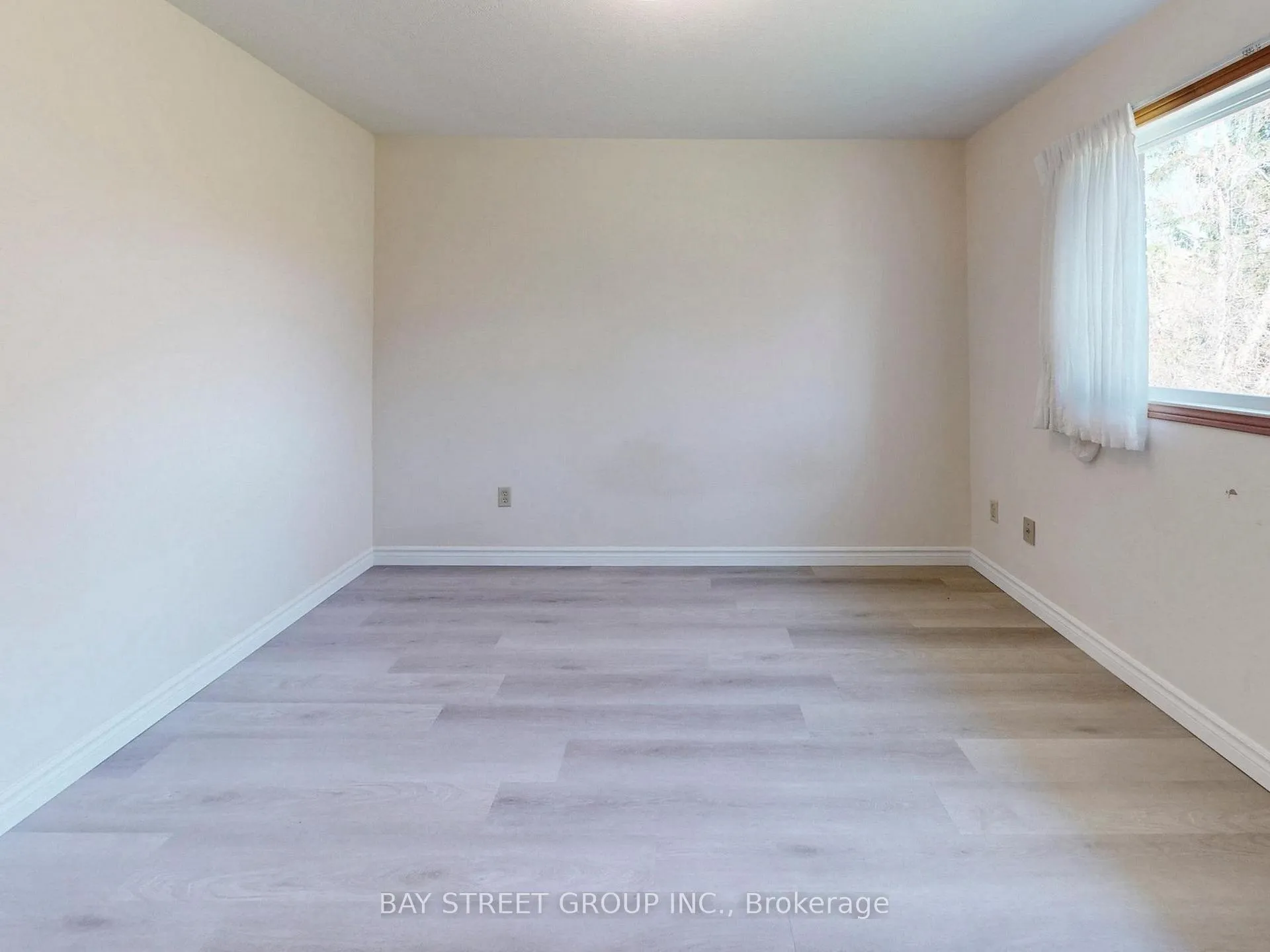 Photo 29 of 861 Book Road E, Hamilton, Airport Employment Area — HOMEH