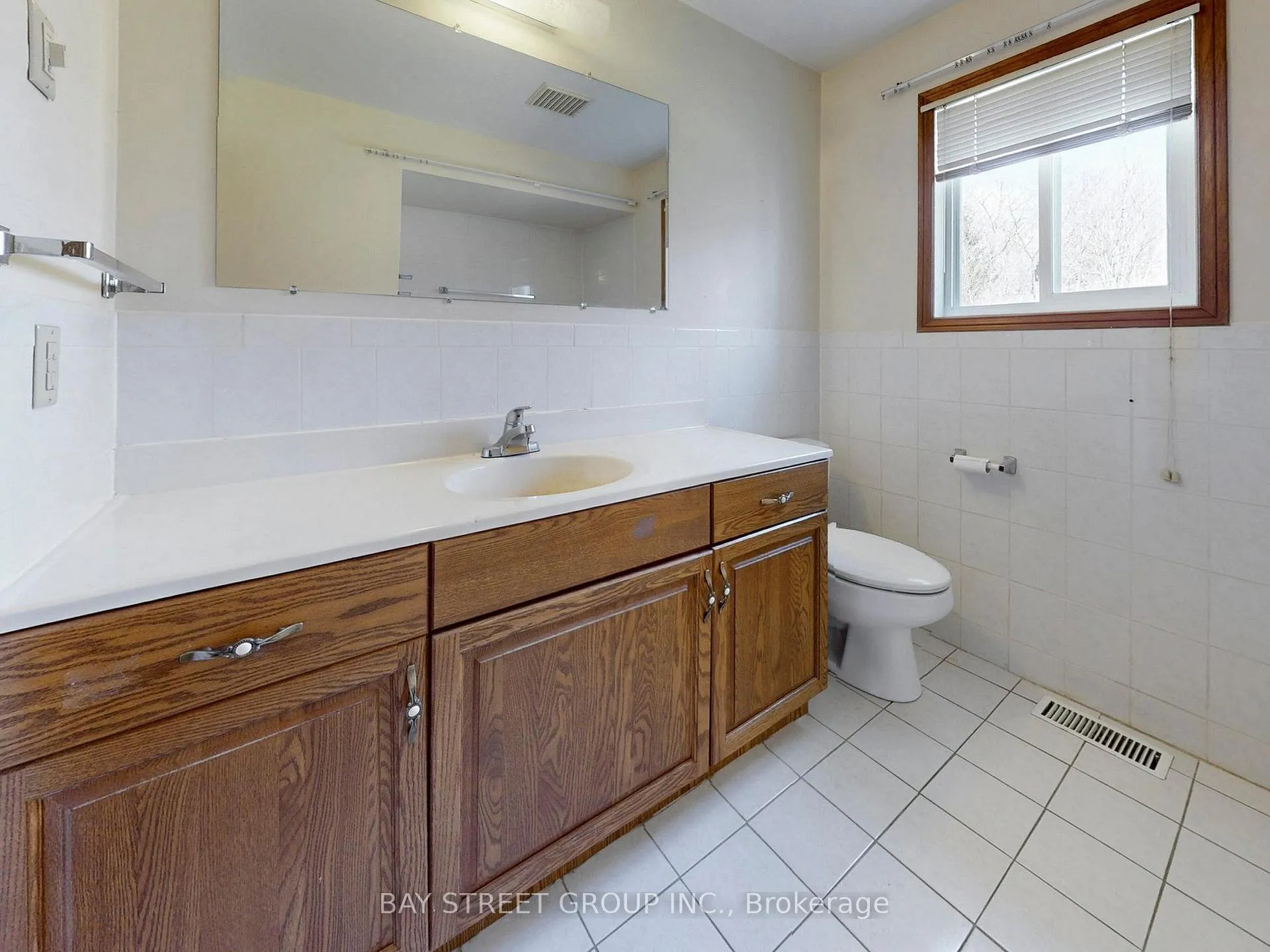 Photo 35 of 861 Book Road E, Hamilton, Airport Employment Area — HOMEH