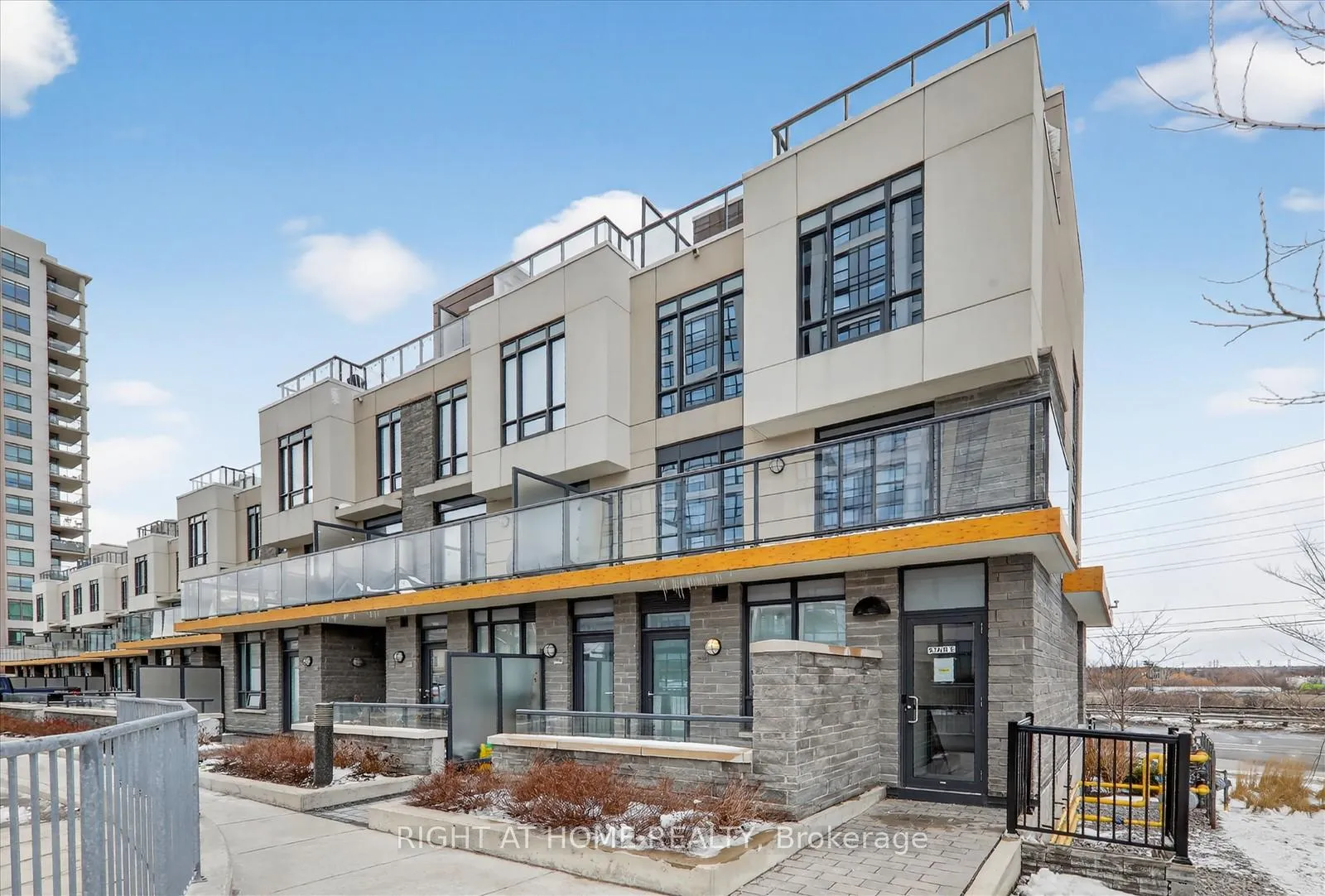 Photo 3 of Unit 22, 1245 Bayly Street, Pickering, Bay Ridges — HOMEH