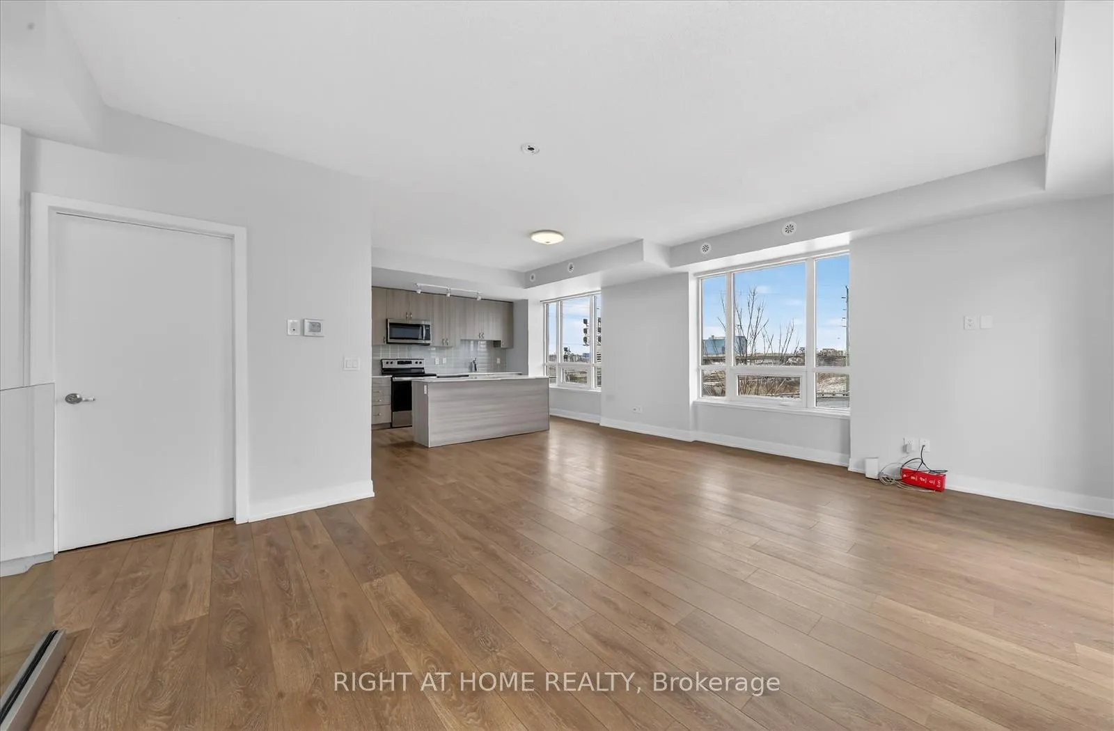 Photo 7 of Unit 22, 1245 Bayly Street, Pickering, Bay Ridges — HOMEH