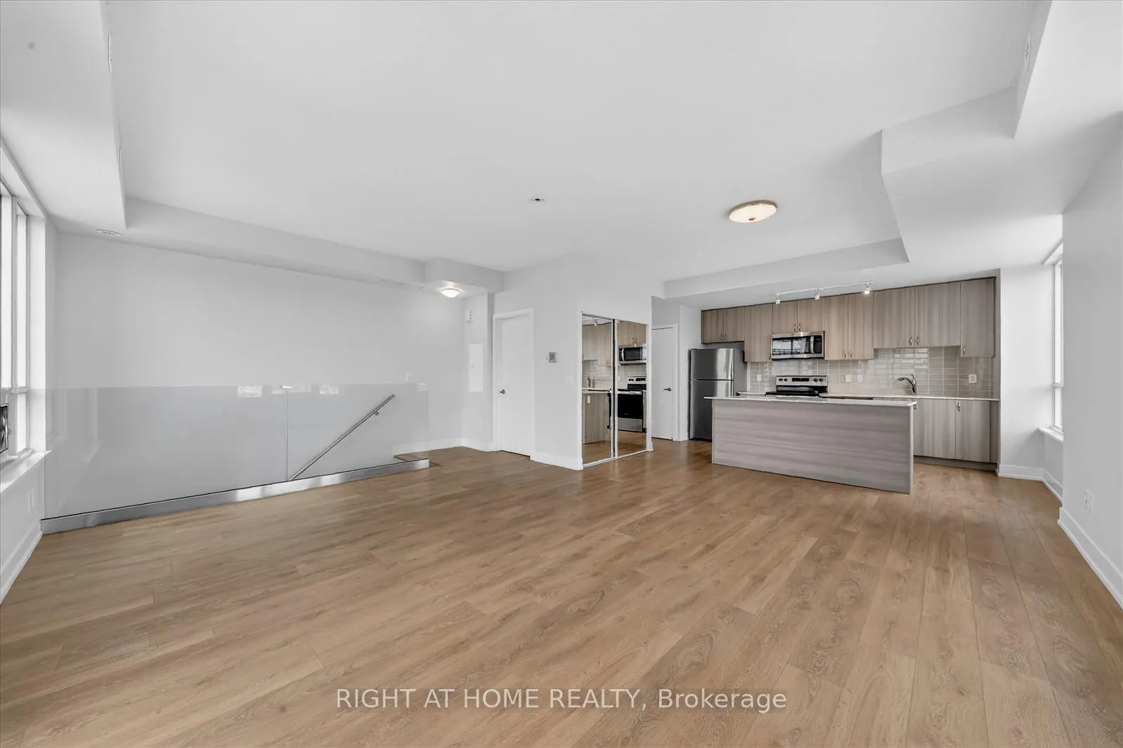 Photo 8 of Unit 22, 1245 Bayly Street, Pickering, Bay Ridges — HOMEH