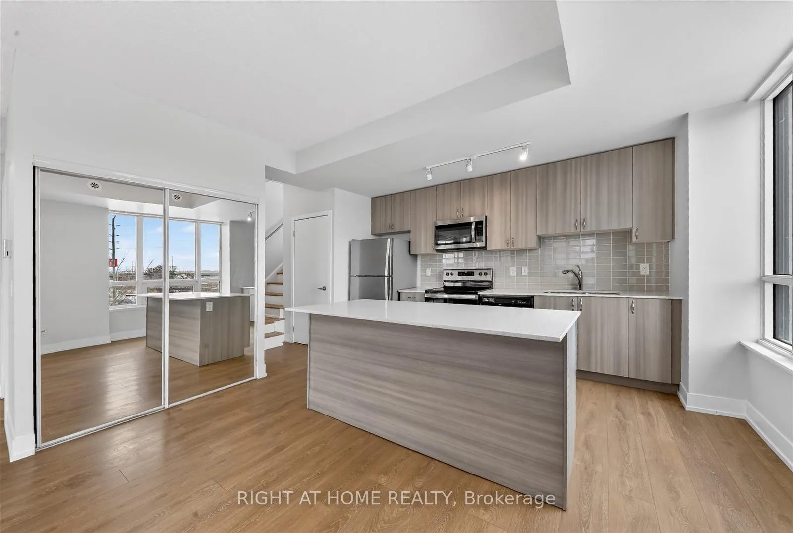 Photo 10 of Unit 22, 1245 Bayly Street, Pickering, Bay Ridges — HOMEH