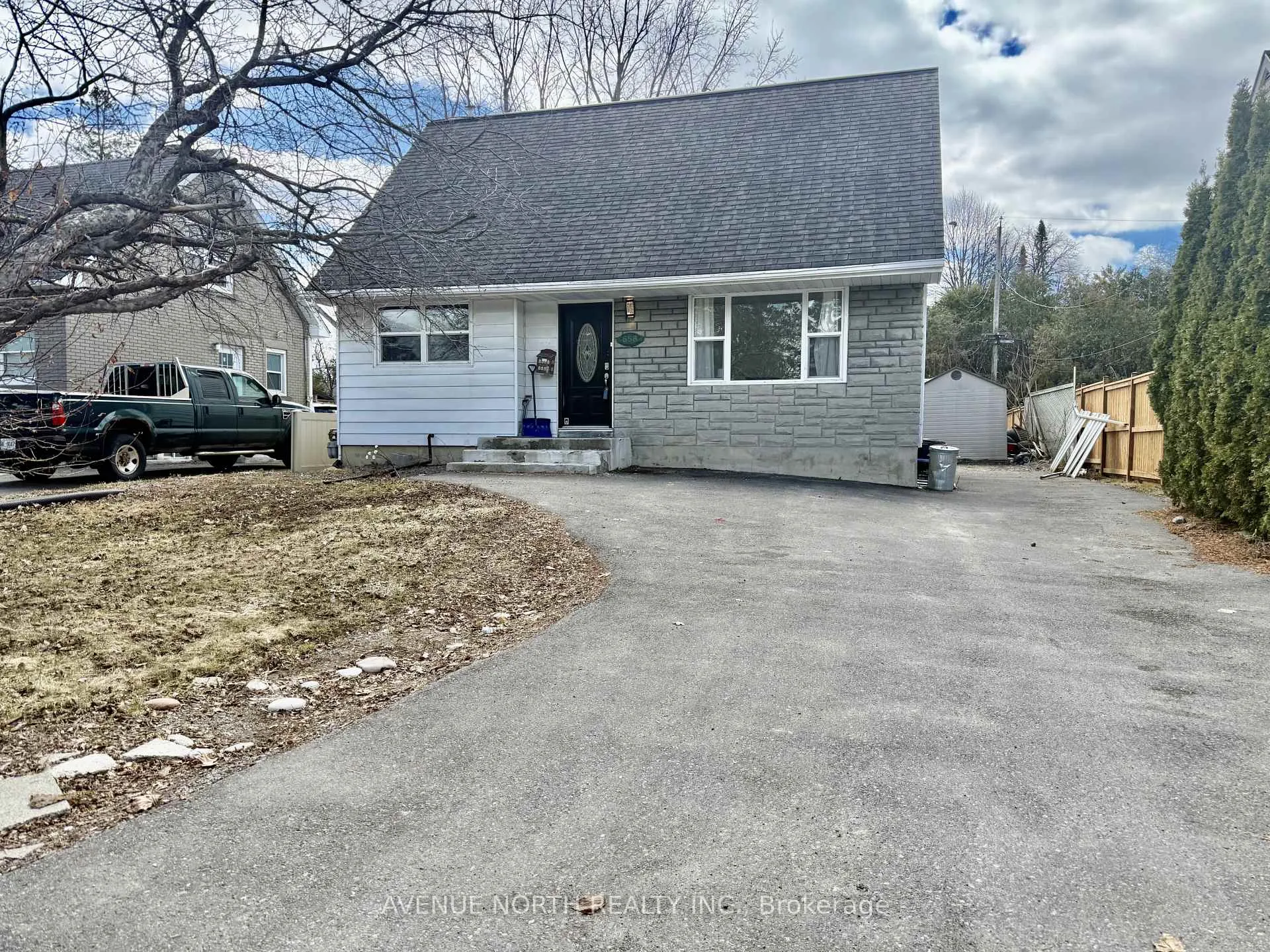 Photo 2 of 658 Coronation Avenue, Ottawa, Riverview Park — HOMEH
