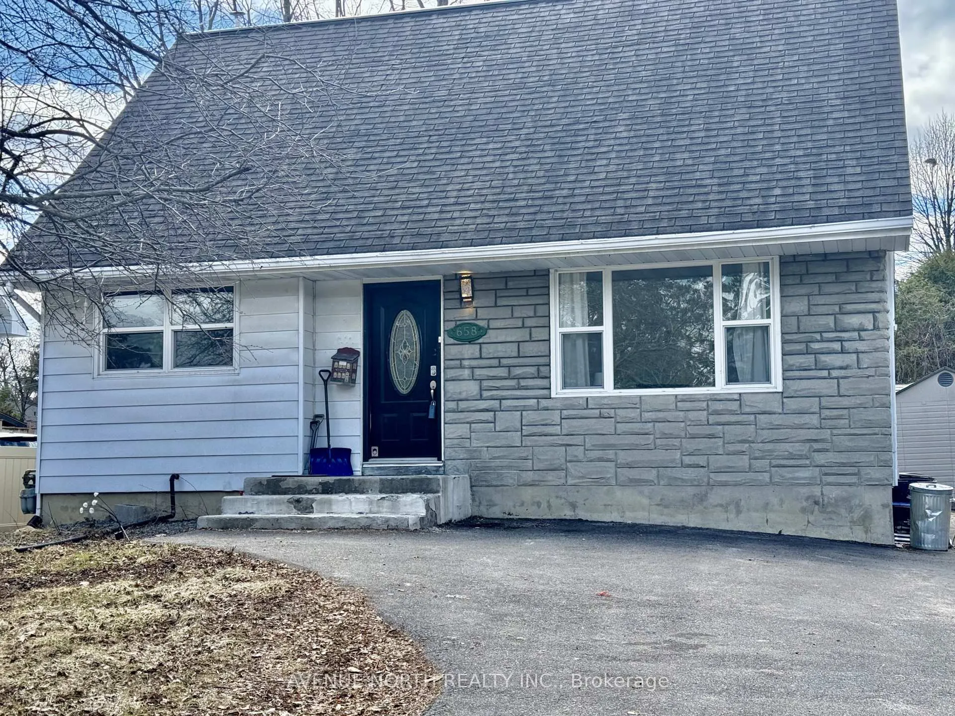 Photo 3 of 658 Coronation Avenue, Ottawa, Riverview Park — HOMEH