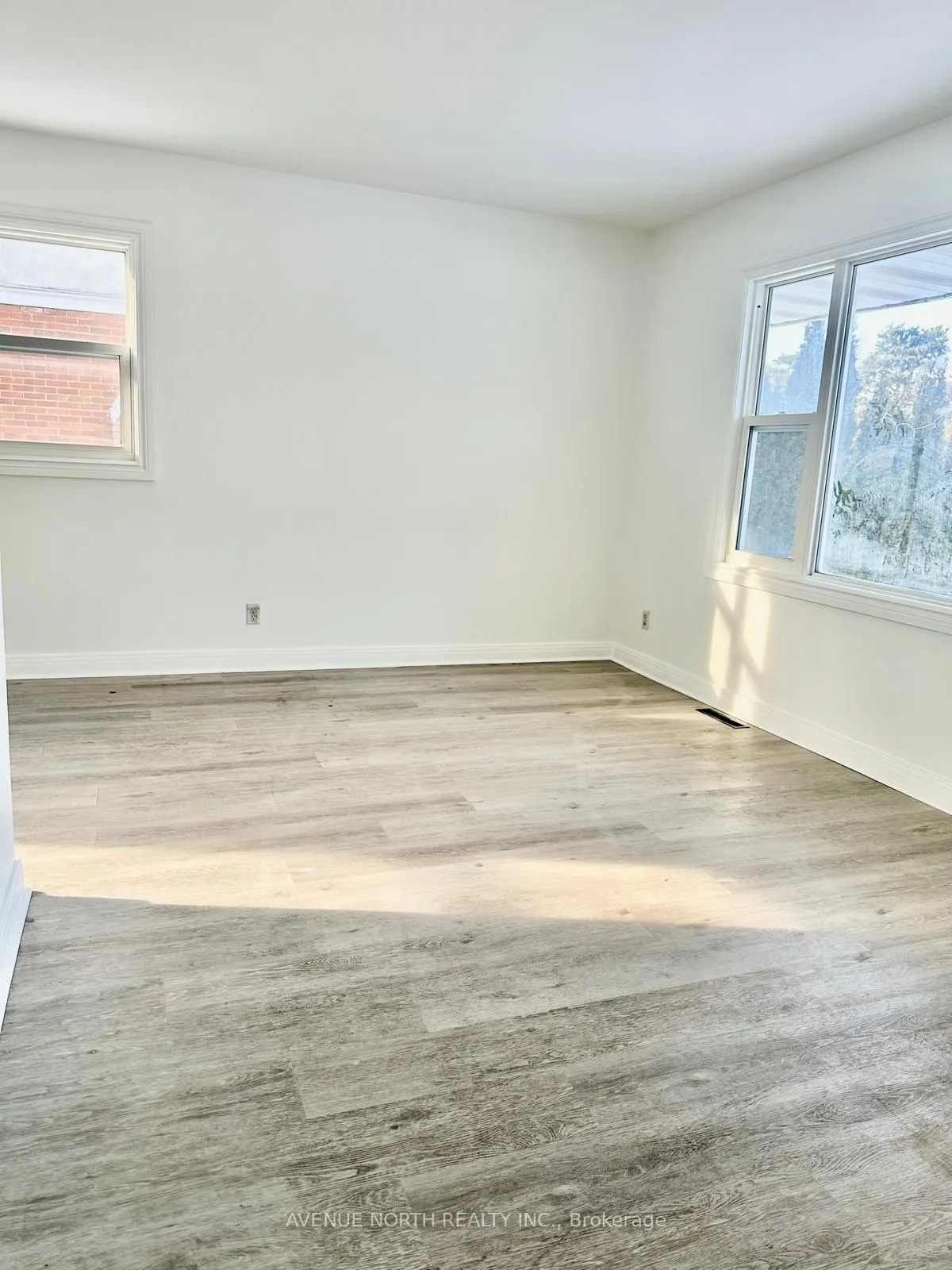 Photo 9 of 658 Coronation Avenue, Ottawa, Riverview Park — HOMEH