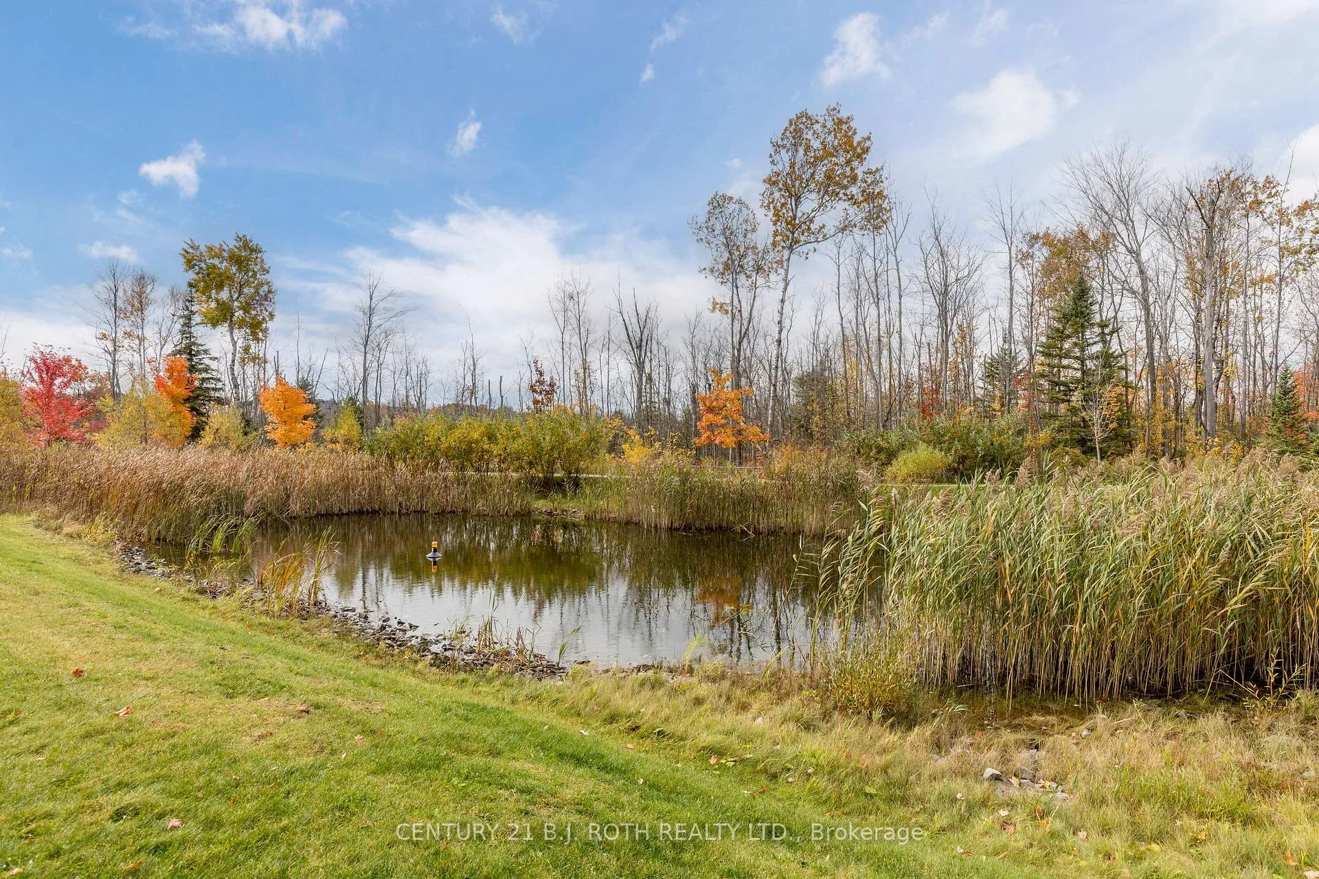 Photo 3 of Unit 303, 40 Ferndale Drive S, Barrie, Ardagh — HOMEH