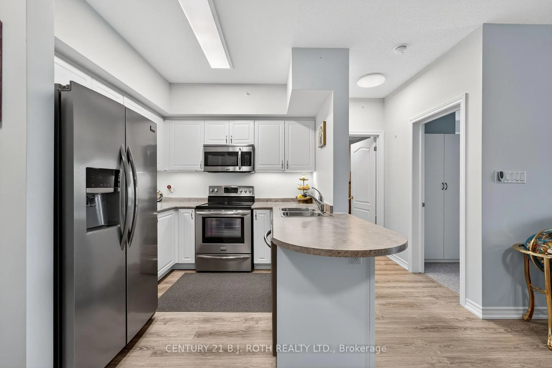 Photo 6 of Unit 303, 40 Ferndale Drive S, Barrie, Ardagh — HOMEH
