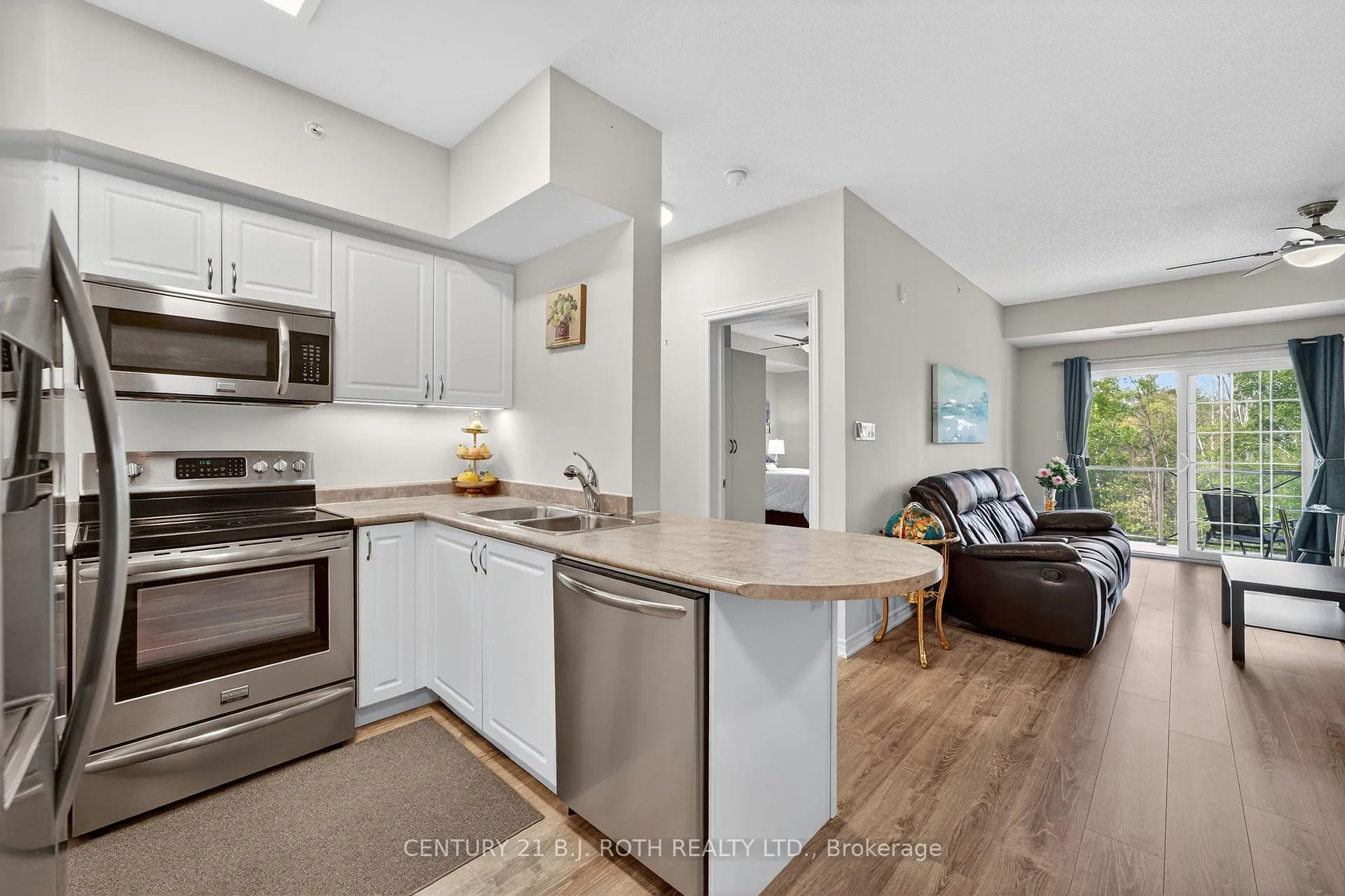 Photo 7 of Unit 303, 40 Ferndale Drive S, Barrie, Ardagh — HOMEH