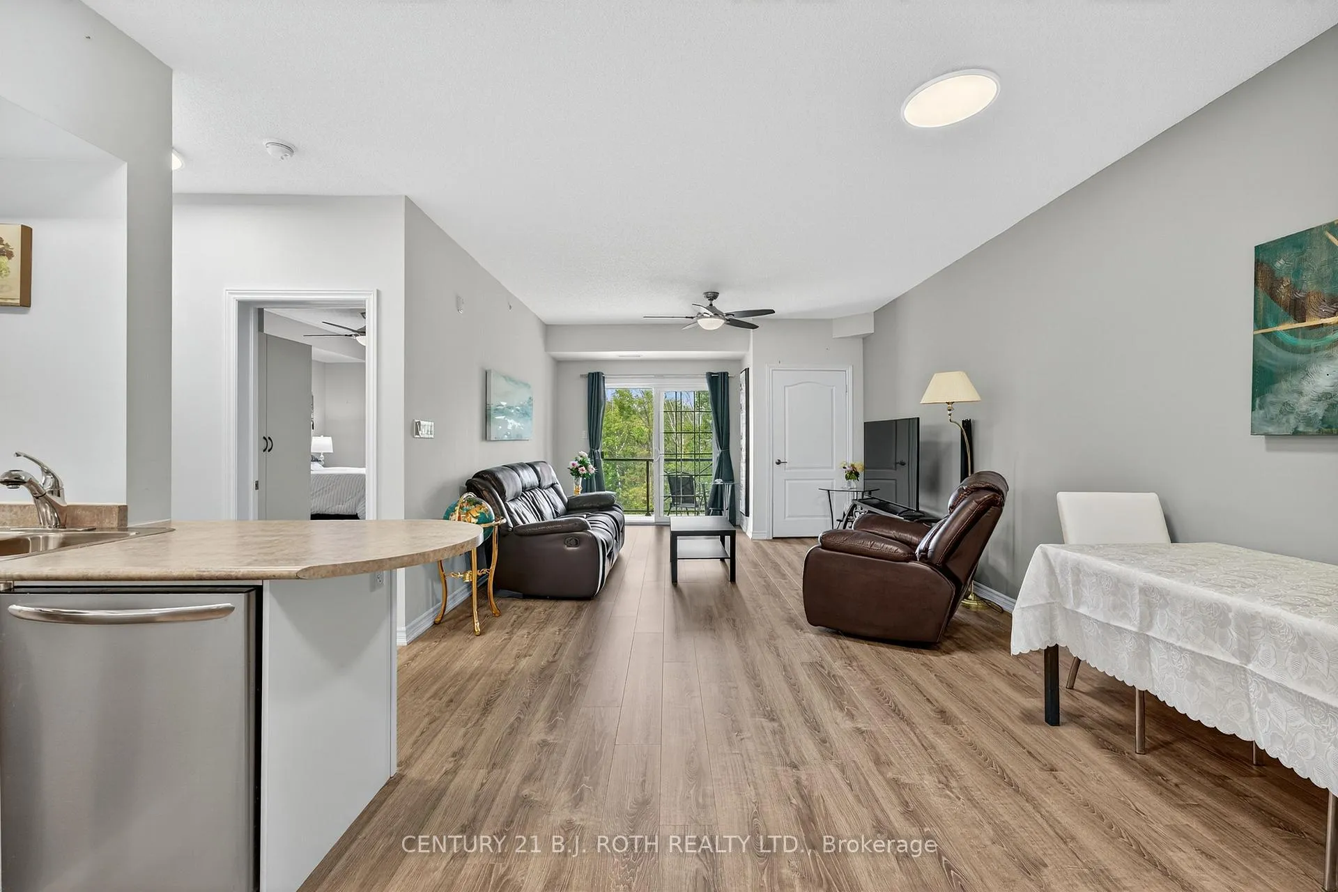 Photo 8 of Unit 303, 40 Ferndale Drive S, Barrie, Ardagh — HOMEH