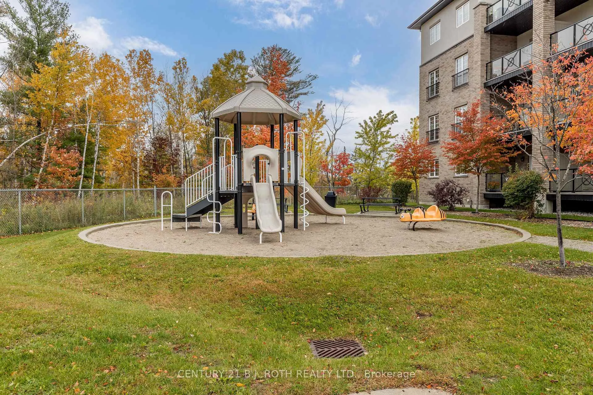 Photo 18 of Unit 303, 40 Ferndale Drive S, Barrie, Ardagh — HOMEH