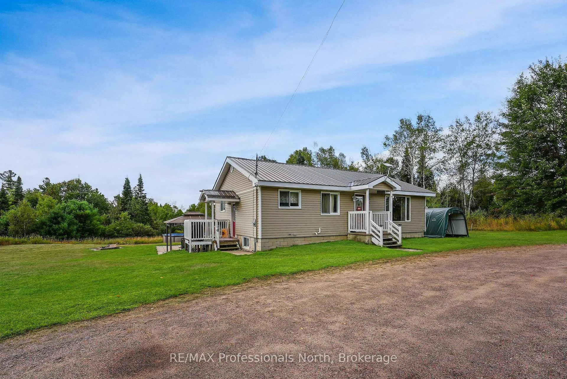 Photo 2 of 4072 Gelert Road, Minden Hills, Snowdon — HOMEH