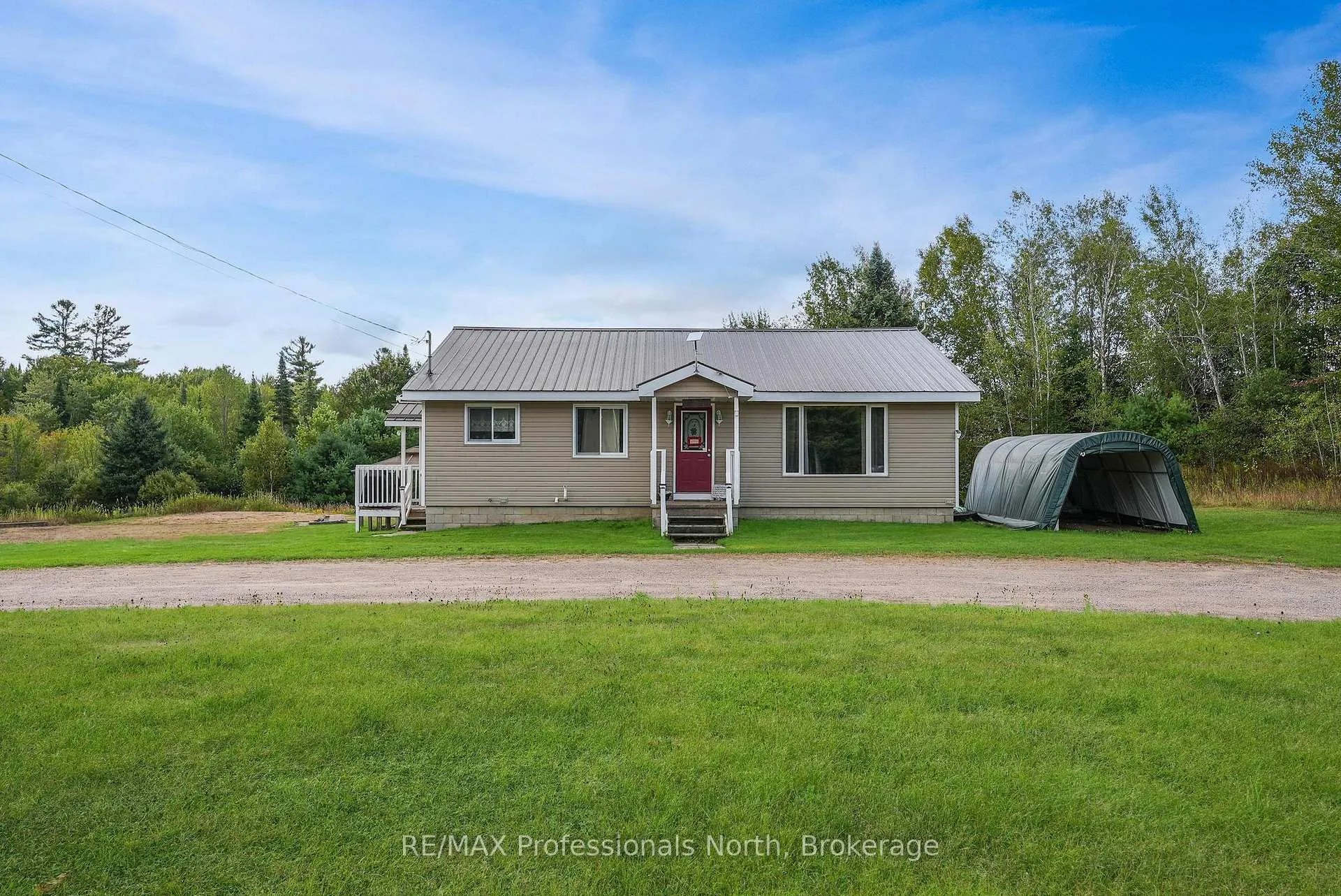 Photo 3 of 4072 Gelert Road, Minden Hills, Snowdon — HOMEH